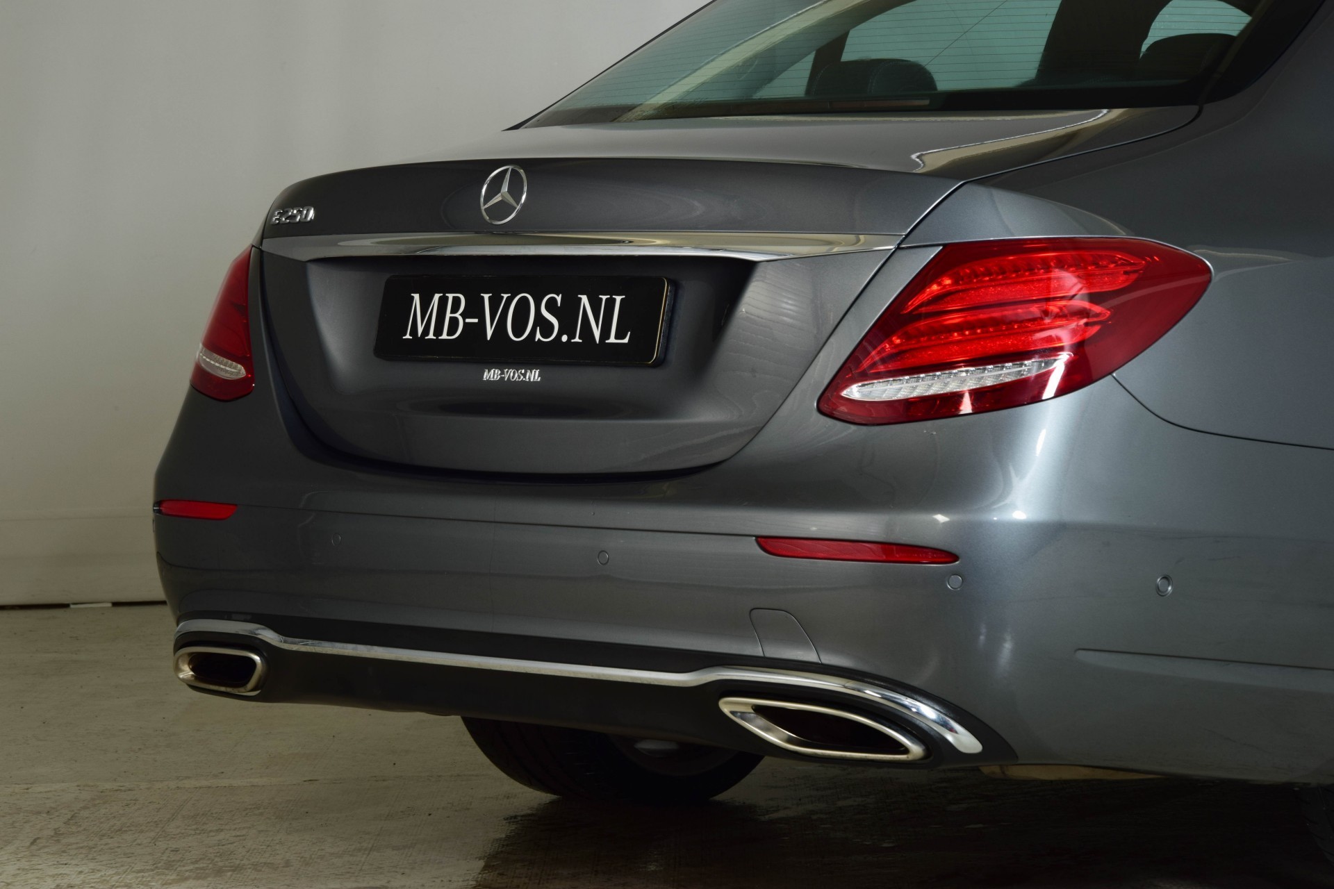 Mercedes-Benz E-Klasse 250 Avantgarde Com/Widescreen/Camera/LED Aut9 Foto 18