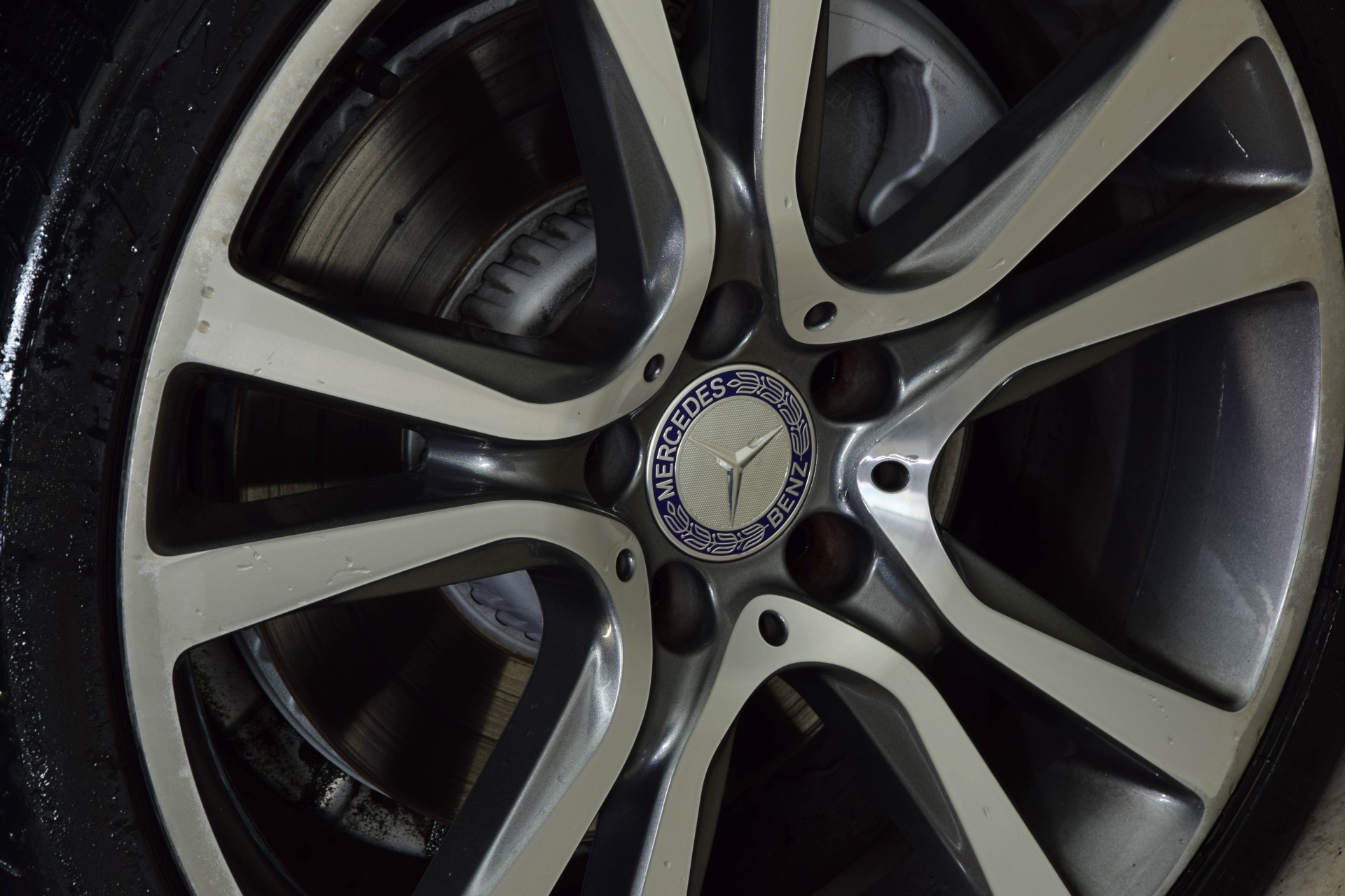 Mercedes-Benz E-Klasse 250 Avantgarde Com/Widescreen/Camera/LED Aut9 Foto 19