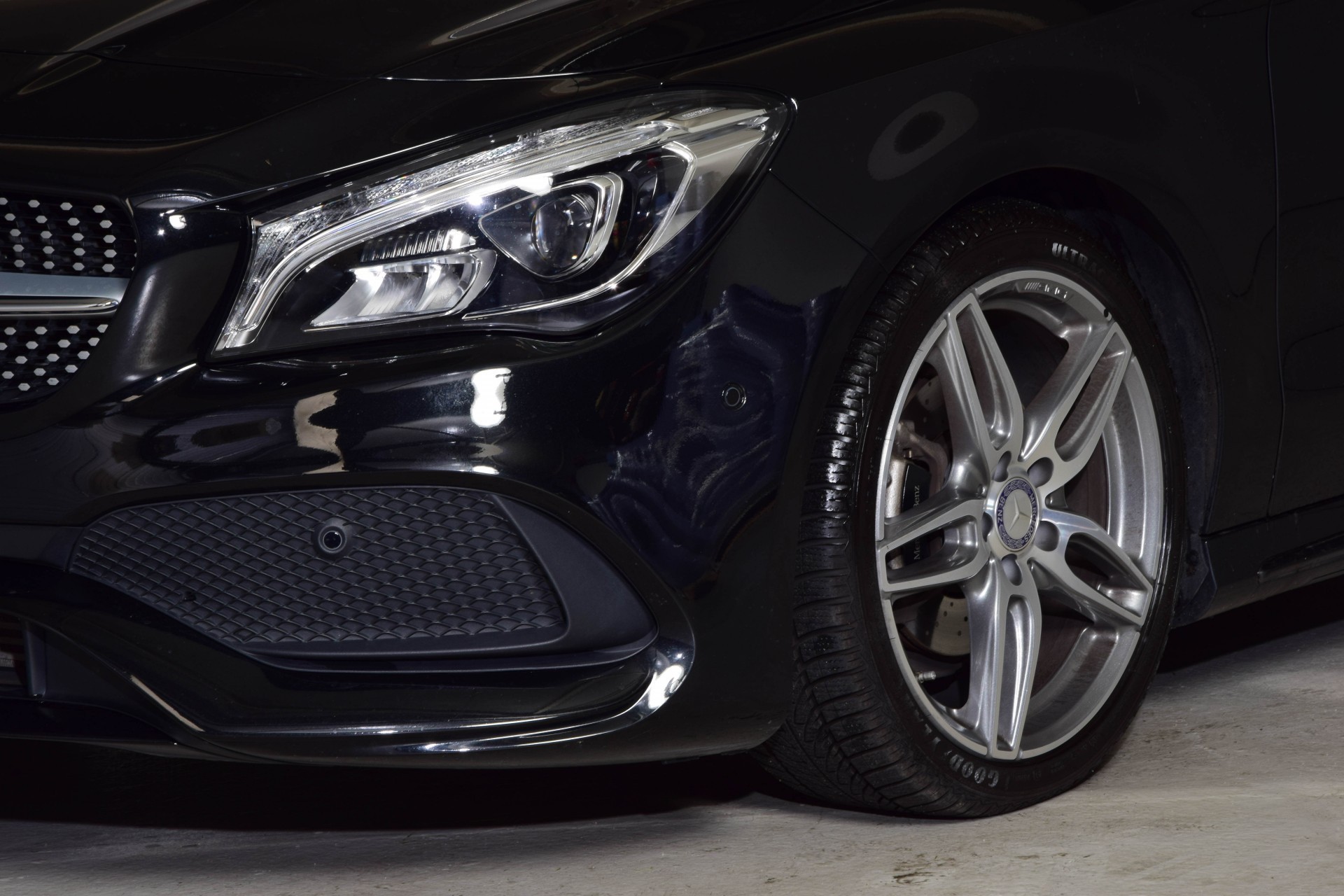 Mercedes-Benz CLA-Klasse 180 AMG LED/Nav/Park/St-verw Aut7 Foto 4