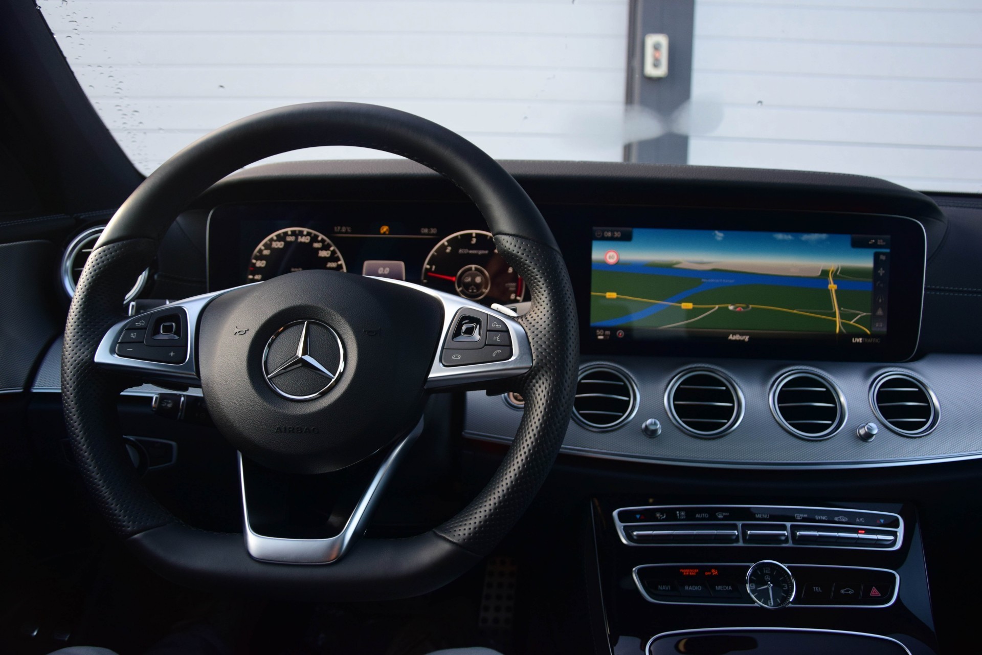 Mercedes-Benz E-Klasse Estate 220 d AMG Distronic/Panorama/Mem/Nappa/Burmester/Keyless Aut9 Foto 10