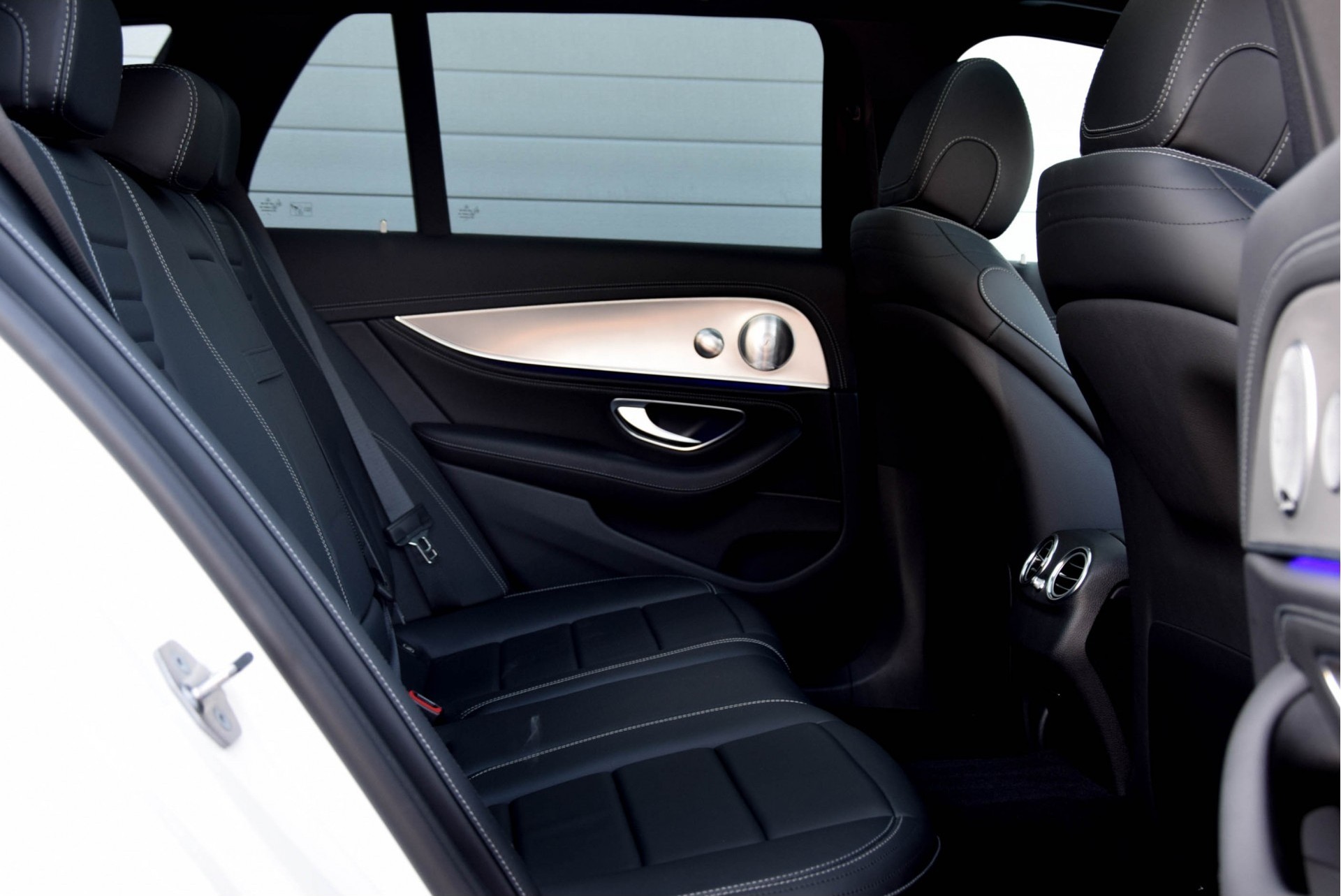 Mercedes-Benz E-Klasse Estate 220 d AMG Distronic/Panorama/Mem/Nappa/Burmester/Keyless Aut9 Foto 4