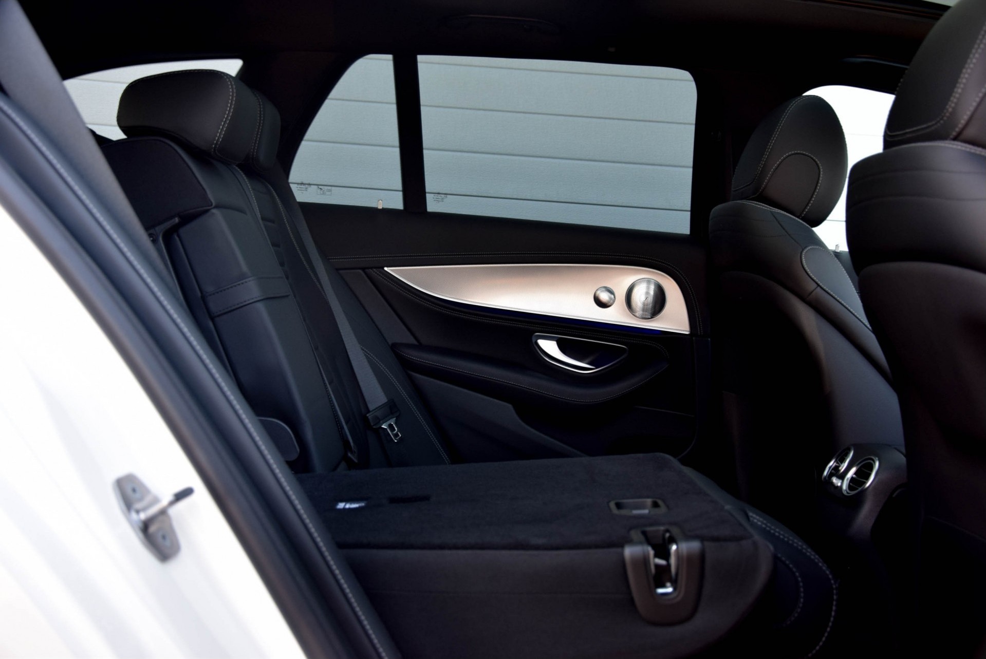 Mercedes-Benz E-Klasse Estate 220 d AMG Distronic/Panorama/Mem/Nappa/Burmester/Keyless Aut9 Foto 5