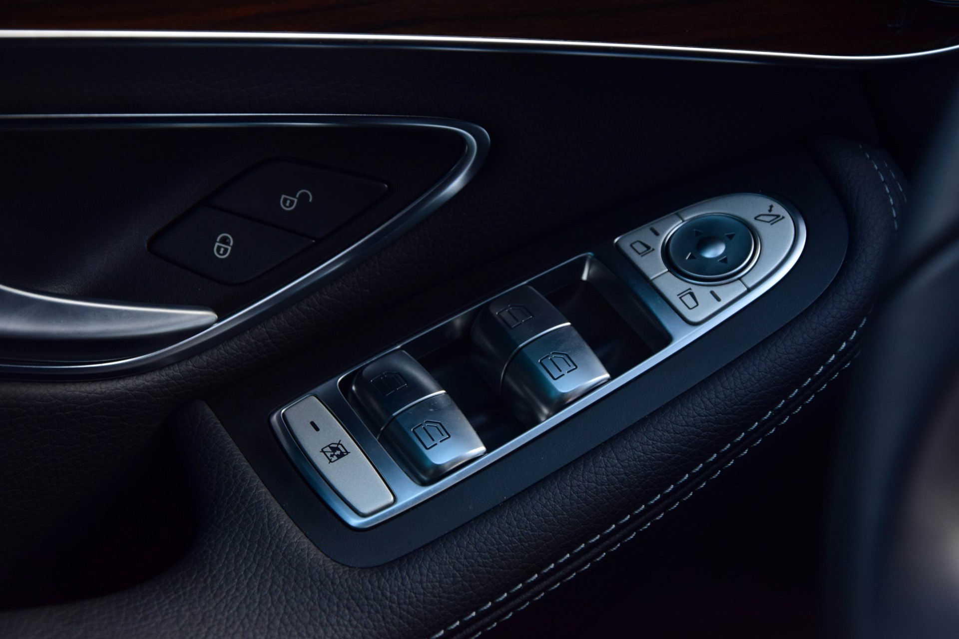 Mercedes-Benz GLC-Klasse 220 D 4MATIC ILS/Panorama/AMG/Wegkl-trkh Aut9 Foto 13