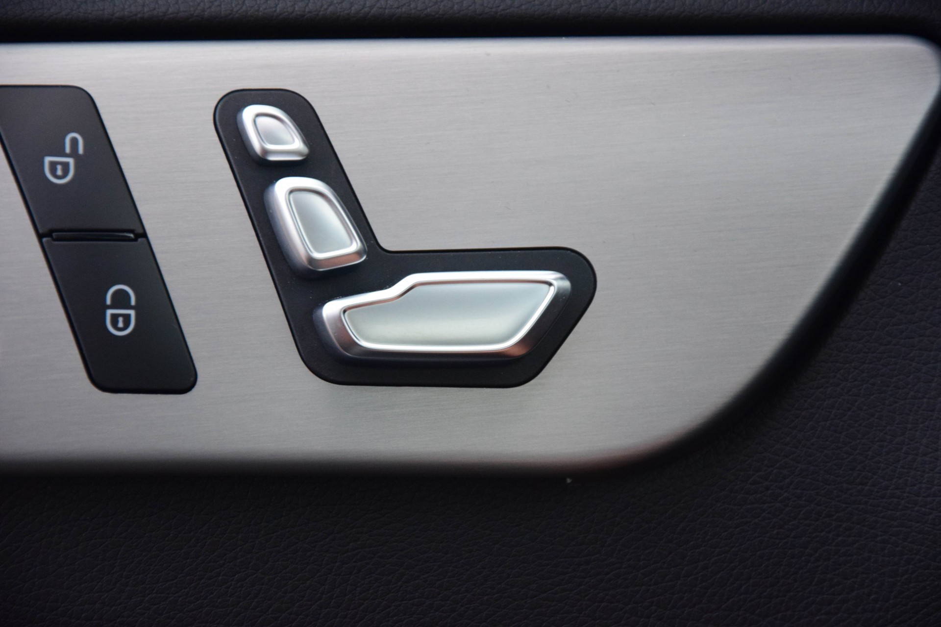 Mercedes-Benz GLE-Klasse 350d 4MATIC AMG Distronic/Panorama/Airmatic/360/ILS Aut9 Foto 10