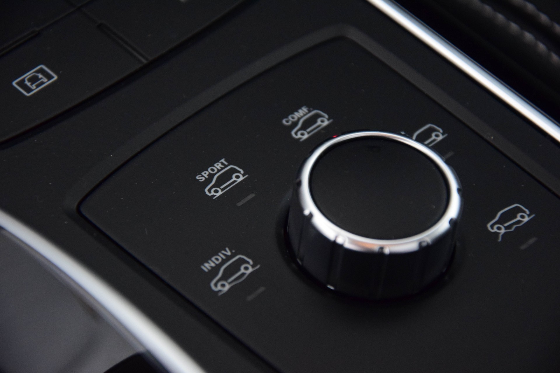 Mercedes-Benz GLE-Klasse 350d 4MATIC AMG Distronic/Panorama/Airmatic/360/ILS Aut9 Foto 17