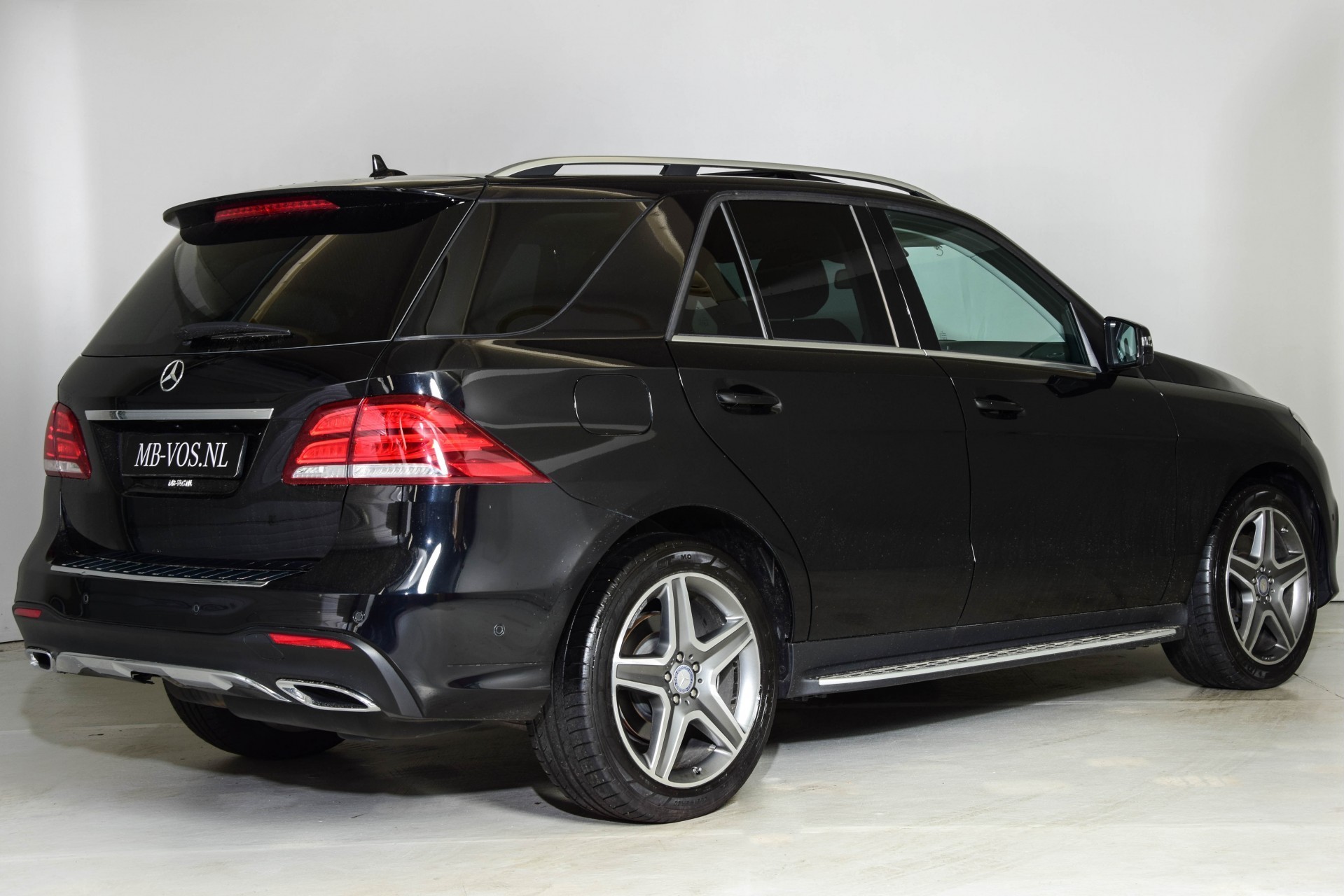 Mercedes-Benz GLE-Klasse 350d 4MATIC AMG Distronic/Panorama/Airmatic/360/ILS Aut9 Foto 2