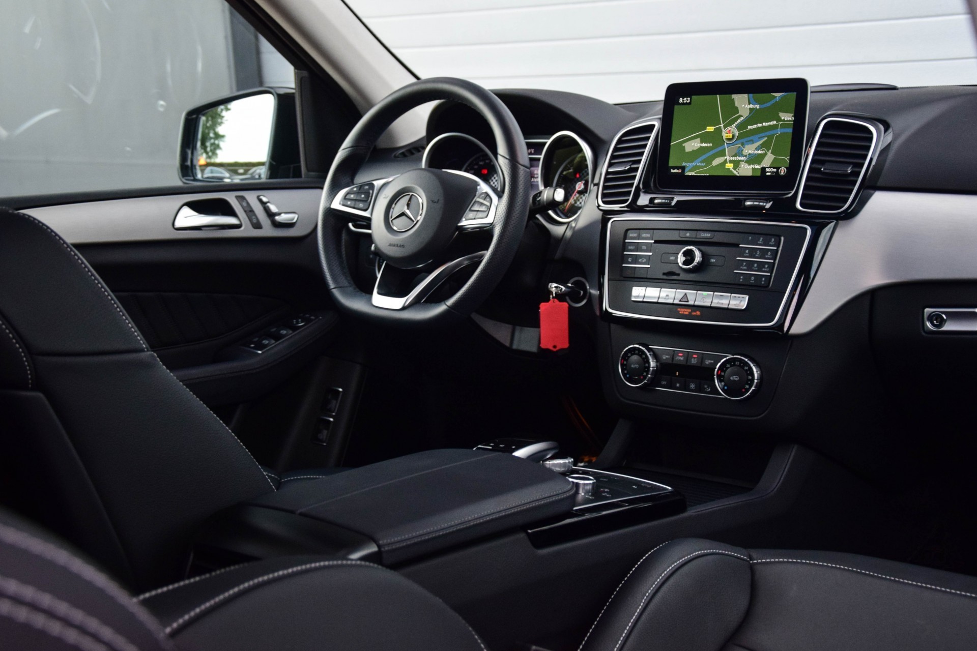Mercedes-Benz GLE-Klasse 350d 4MATIC AMG Distronic/Panorama/Airmatic/360/ILS Aut9 Foto 6
