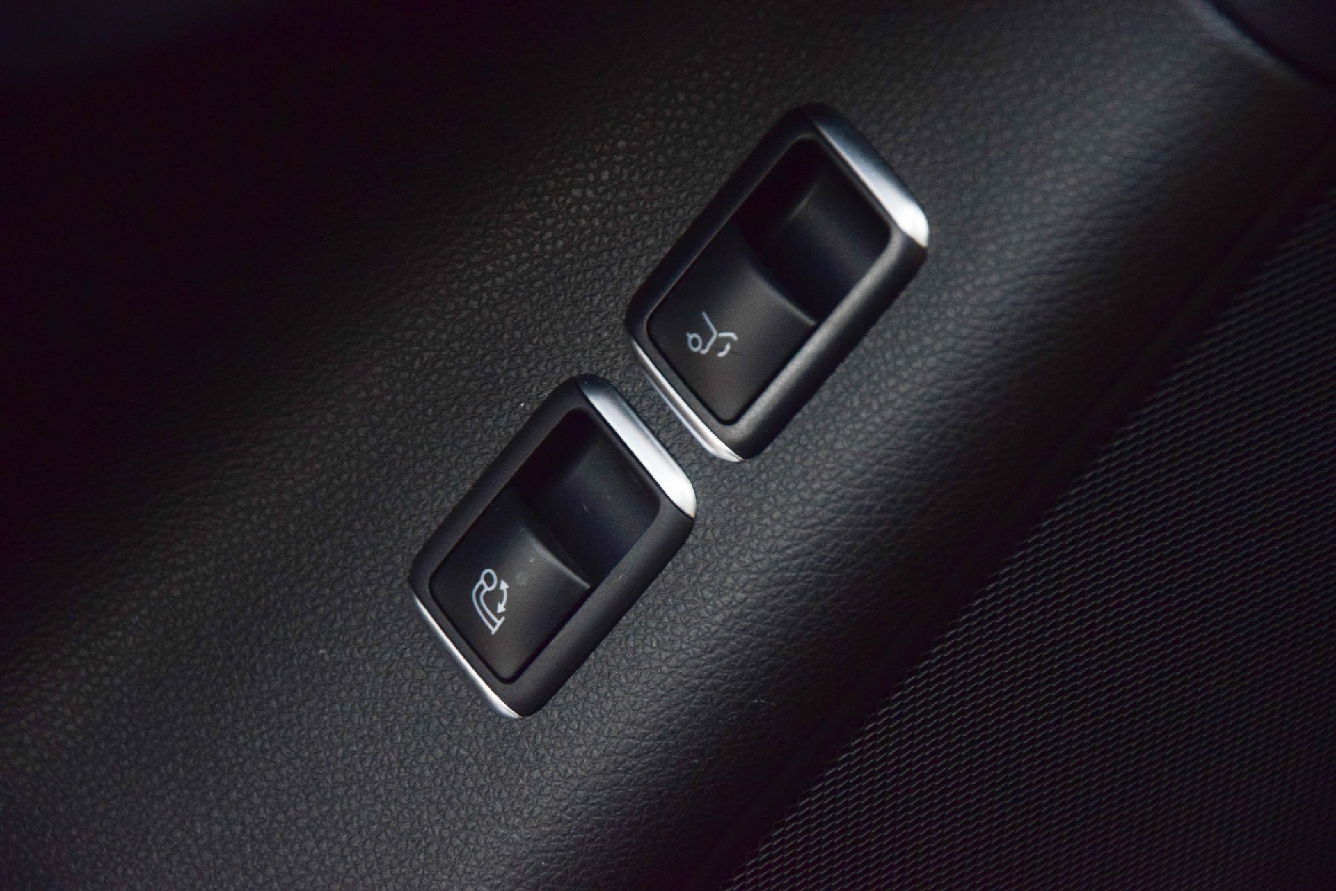 Mercedes-Benz GLE-Klasse 350d 4MATIC AMG Distronic/Panorama/Airmatic/360/ILS Aut9 Foto 8