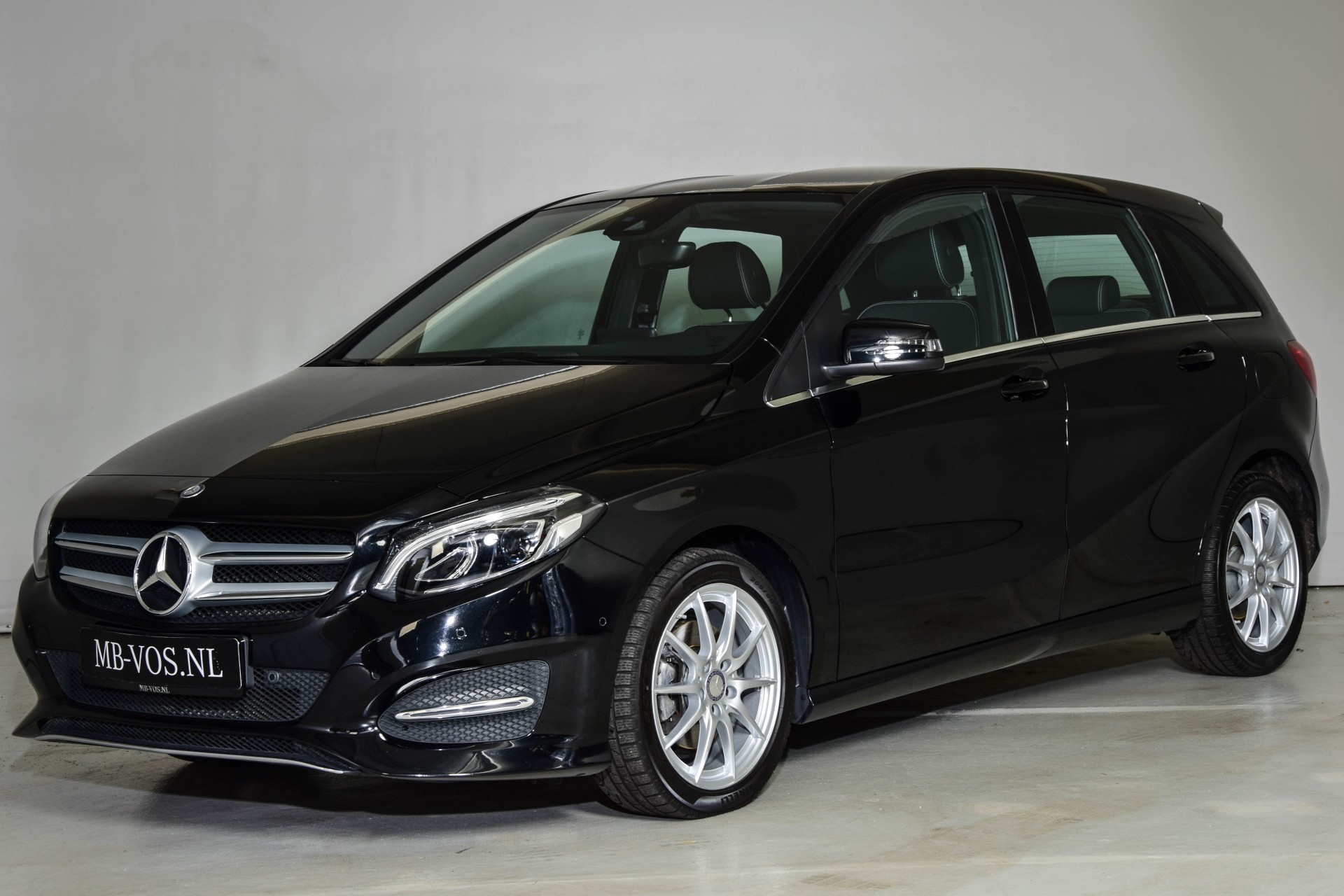 Mercedes-Benz B-Klasse 200 d Urban Nav/LED/PTS/St-verw Aut7 Foto 1
