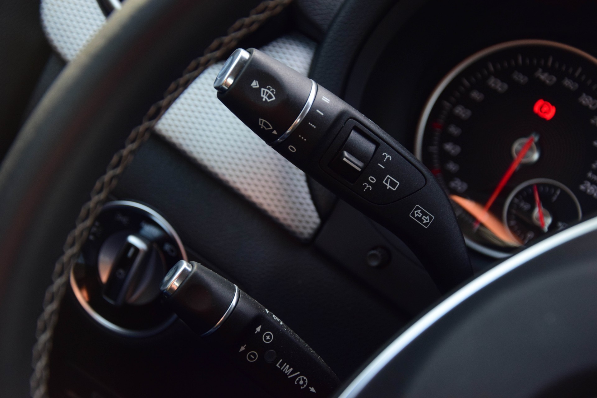 Mercedes-Benz B-Klasse 200 d Urban Nav/LED/PTS/St-verw Aut7 Foto 10