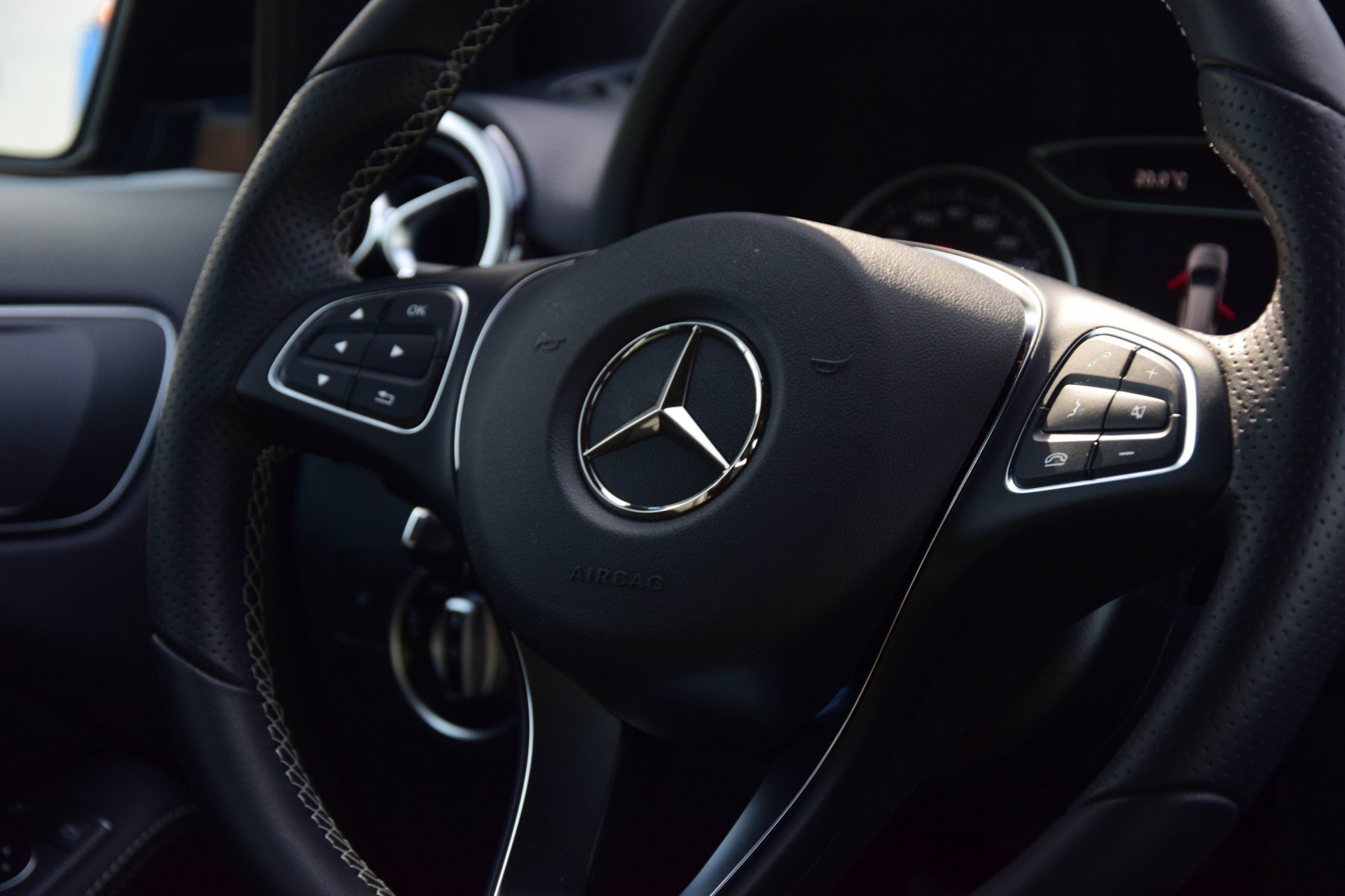 Mercedes-Benz B-Klasse 200 d Urban Nav/LED/PTS/St-verw Aut7 Foto 11