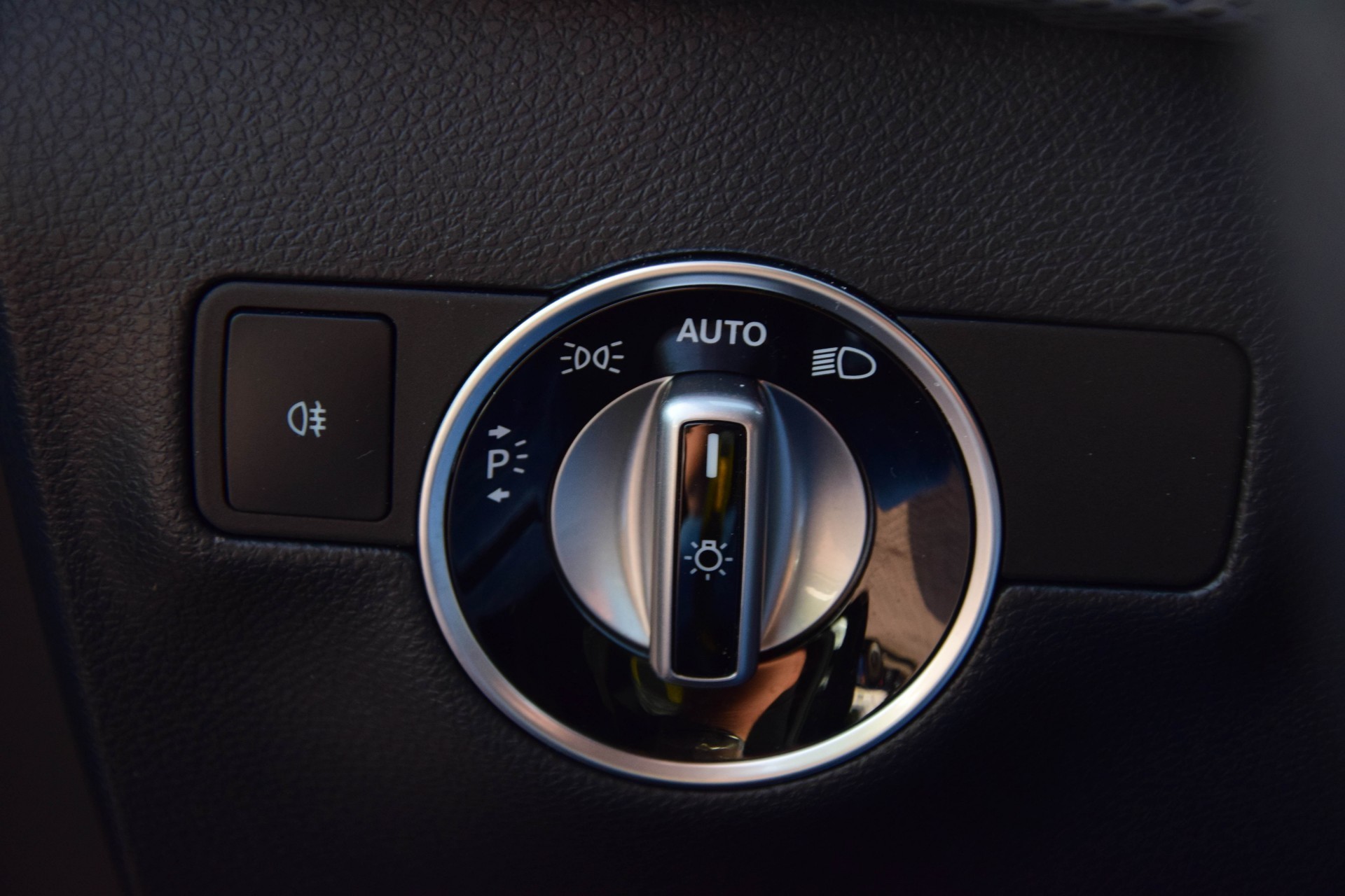 Mercedes-Benz B-Klasse 200 d Urban Nav/LED/PTS/St-verw Aut7 Foto 13