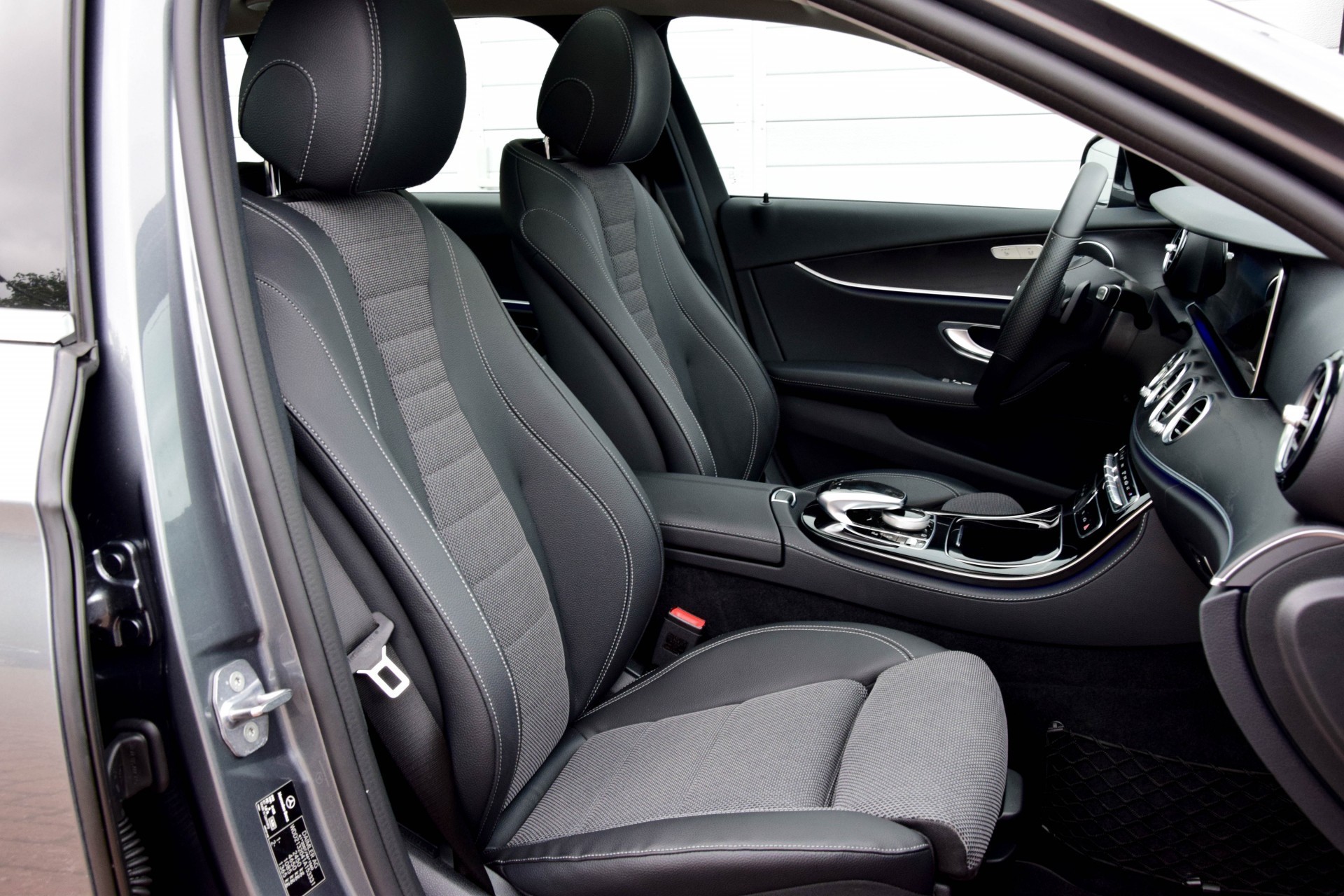 Mercedes-Benz E-Klasse Estate 220 d Avantgarde Widescreen/Com/Schuifdak Aut9 Foto 3