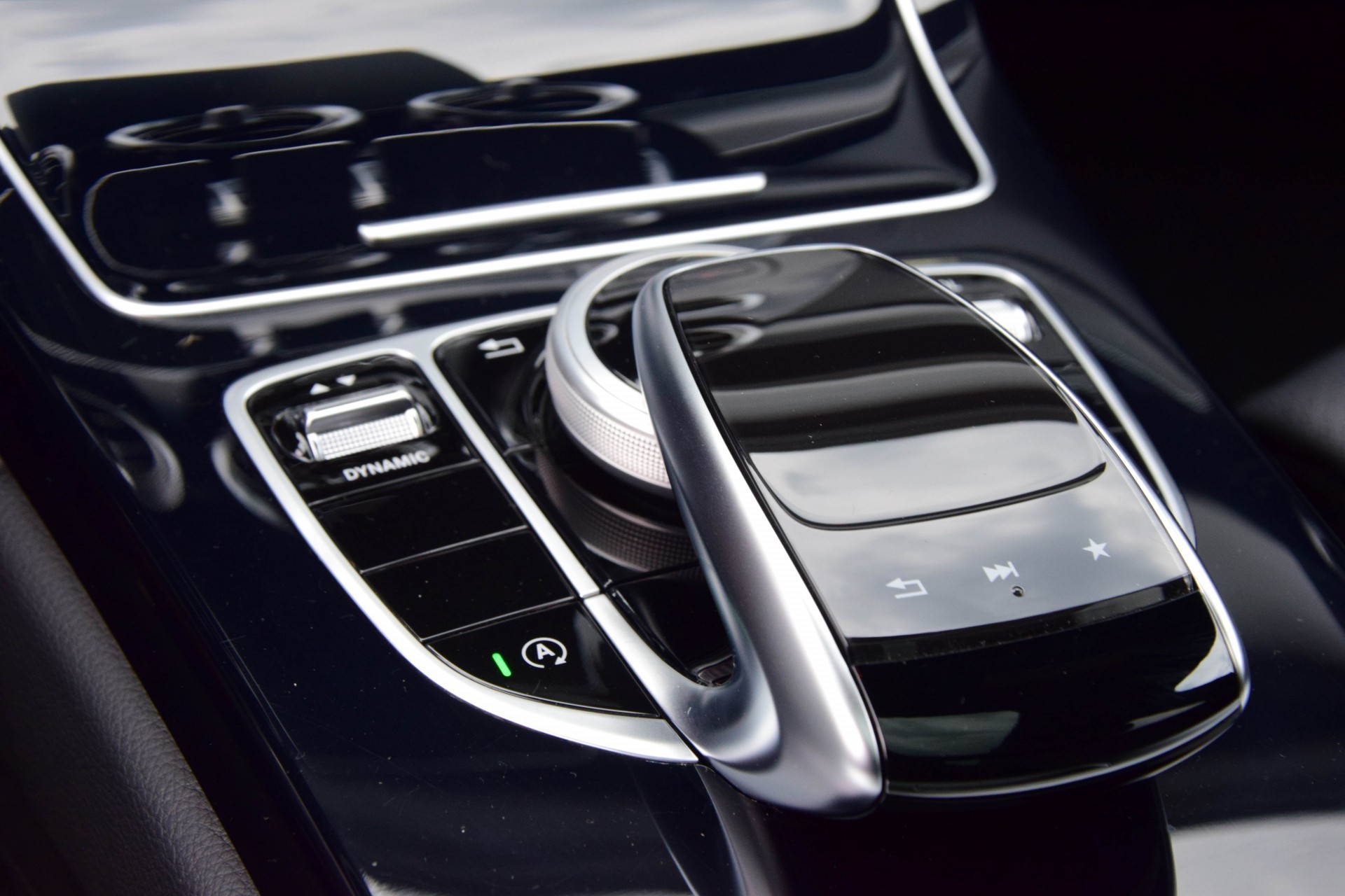 Mercedes-Benz C-Klasse 400 4-M AMG Nightpakket Panorama/Keyless/ILS/360 Aut9 Foto 11