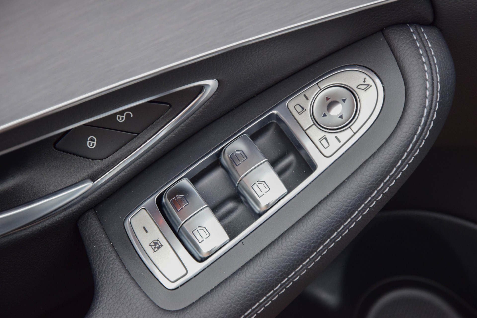 Mercedes-Benz C-Klasse 400 4-M AMG Nightpakket Panorama/Keyless/ILS/360 Aut9 Foto 15