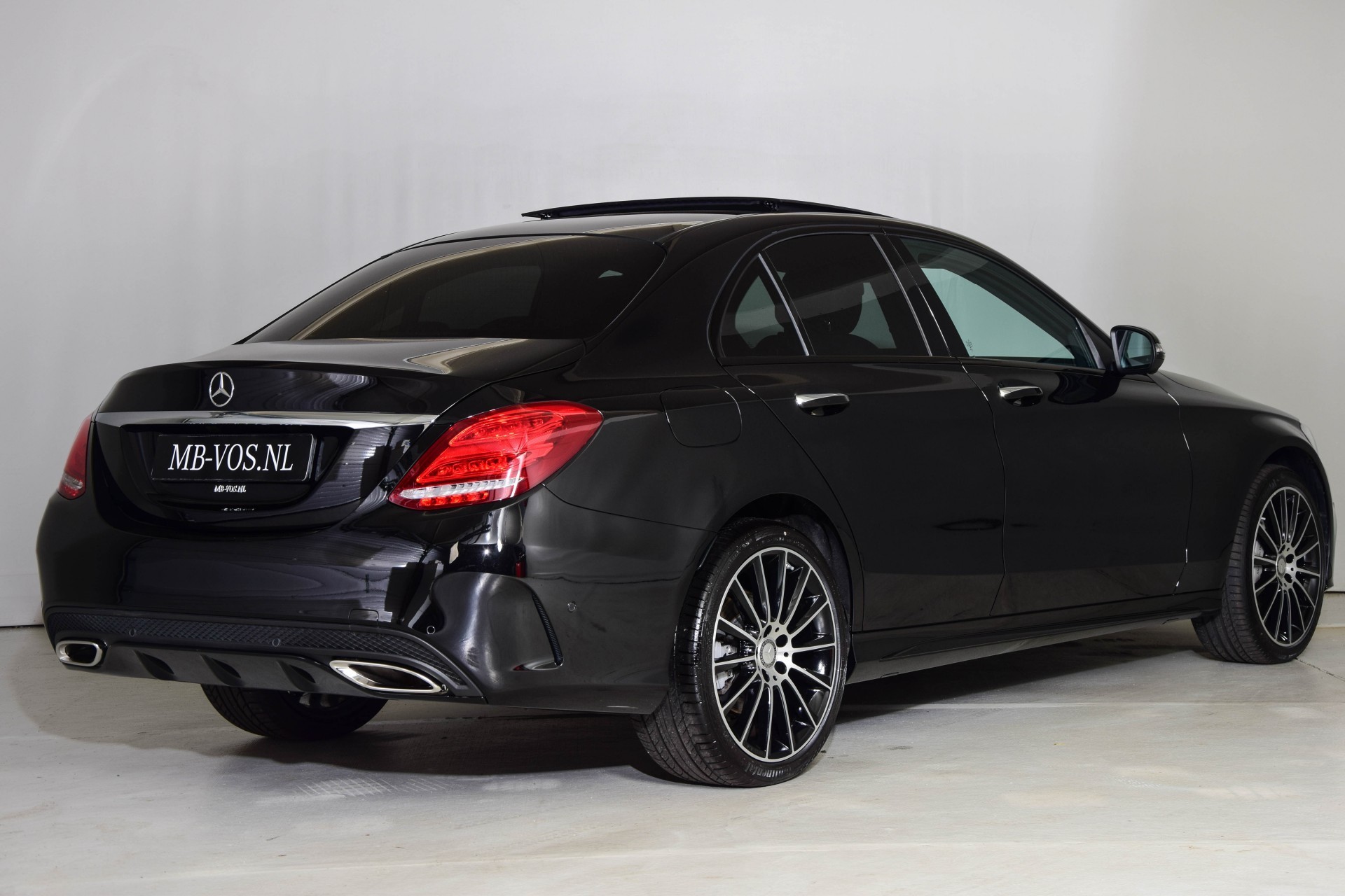 Mercedes-Benz C-Klasse 400 4-M AMG Nightpakket Panorama/Keyless/ILS/360 Aut9 Foto 2