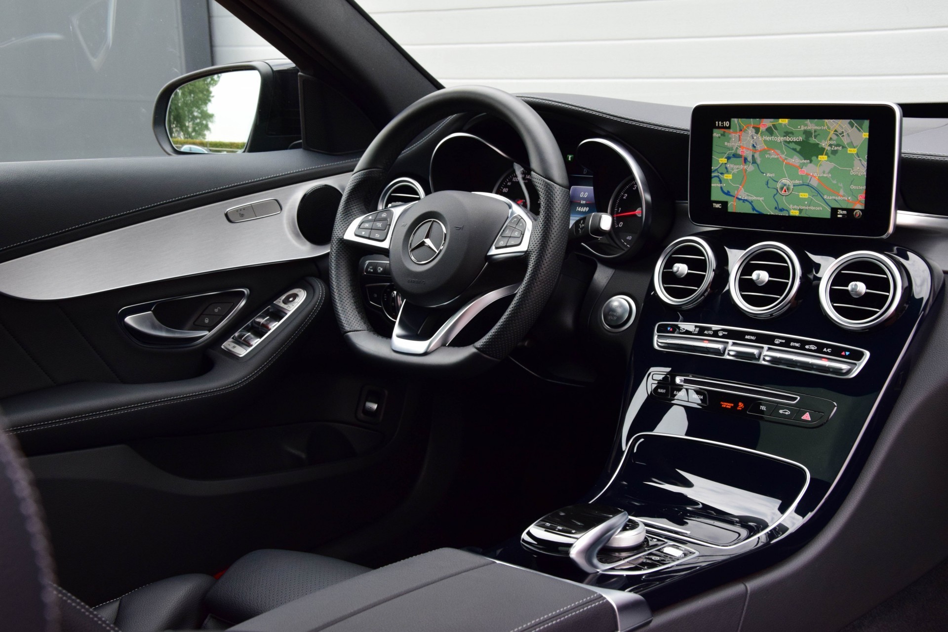 Mercedes-Benz C-Klasse 400 4-M AMG Nightpakket Panorama/Keyless/ILS/360 Aut9 Foto 6