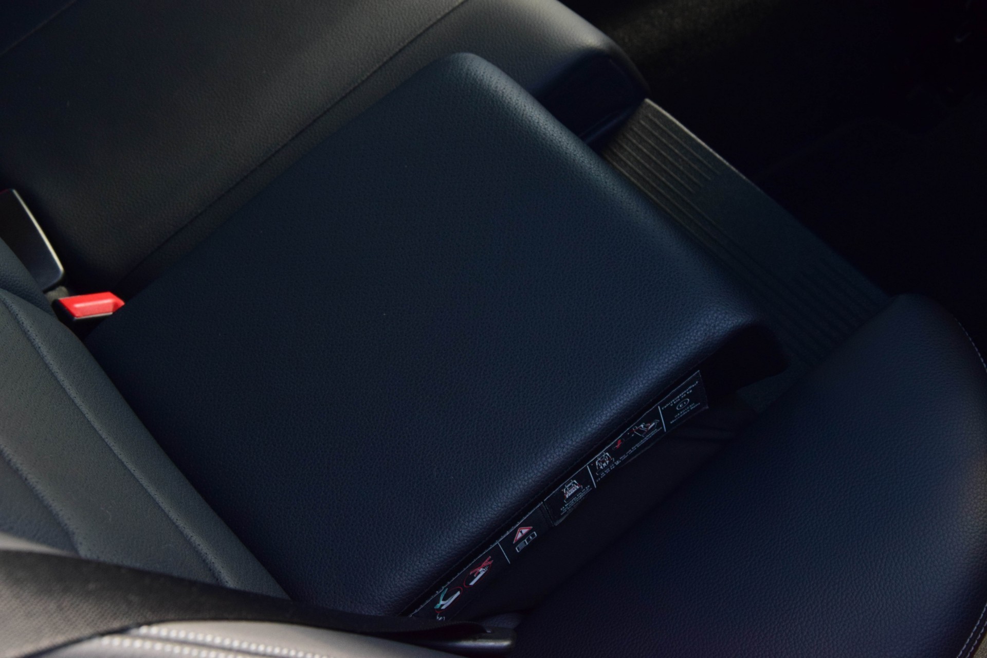 Mercedes-Benz E-Klasse 200 CGI Massage/Keyless/Dak/Com/Camera/ILS/Entertainment Aut7 Foto 14