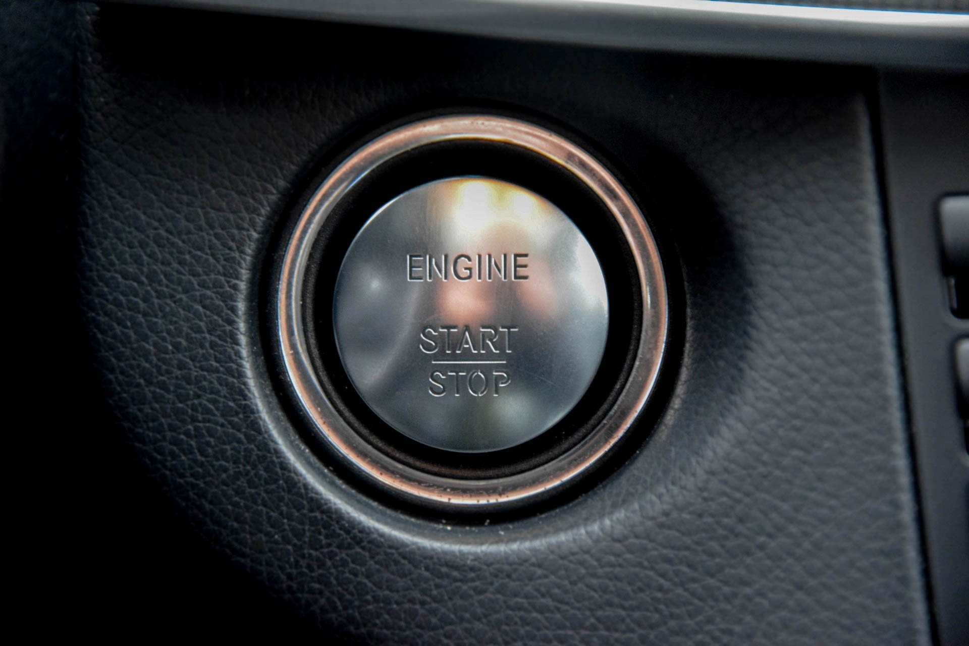 Mercedes-Benz E-Klasse 200 CGI Massage/Keyless/Dak/Com/Camera/ILS/Entertainment Aut7 Foto 16