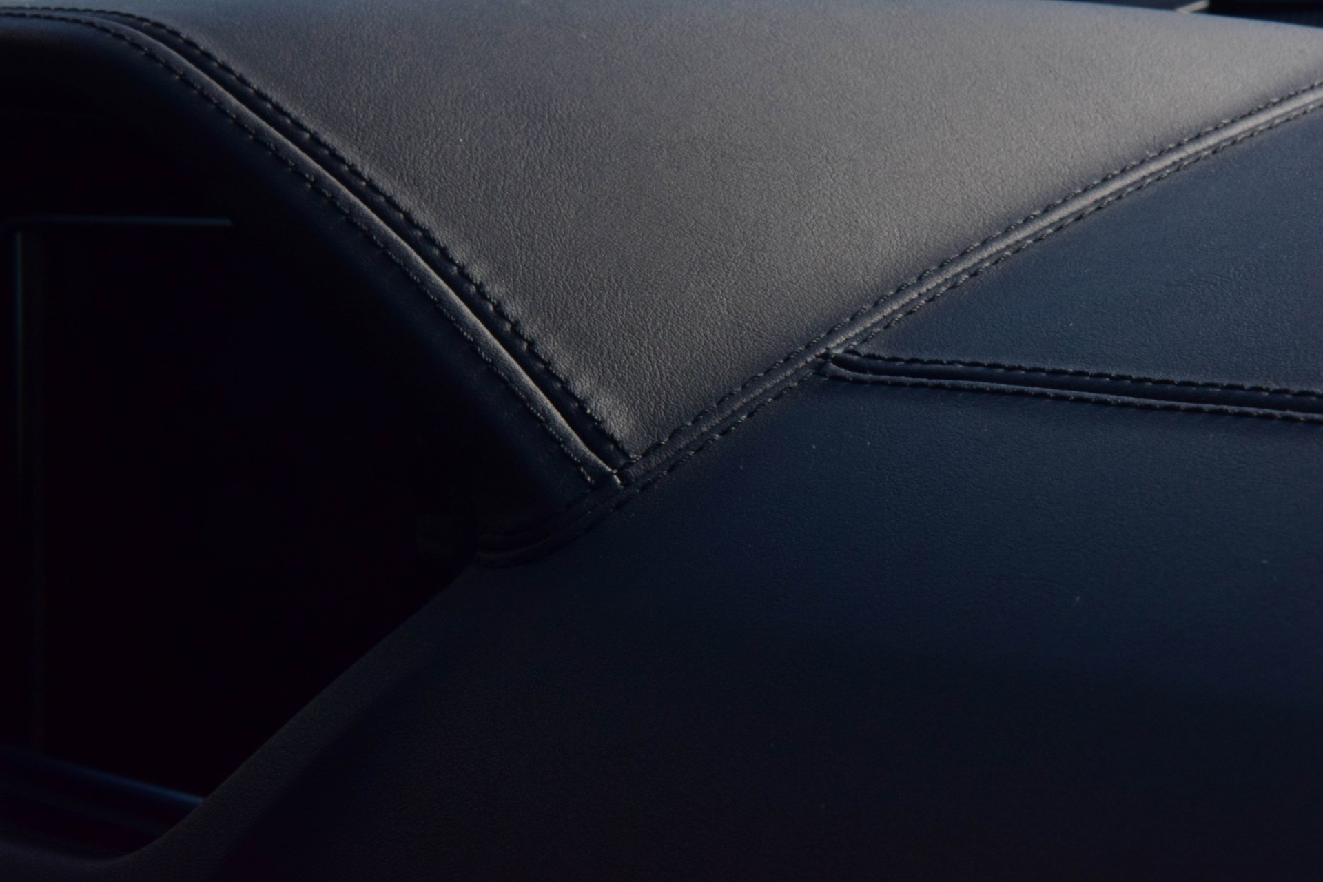 Mercedes-Benz E-Klasse 200 CGI Massage/Keyless/Dak/Com/Camera/ILS/Entertainment Aut7 Foto 17