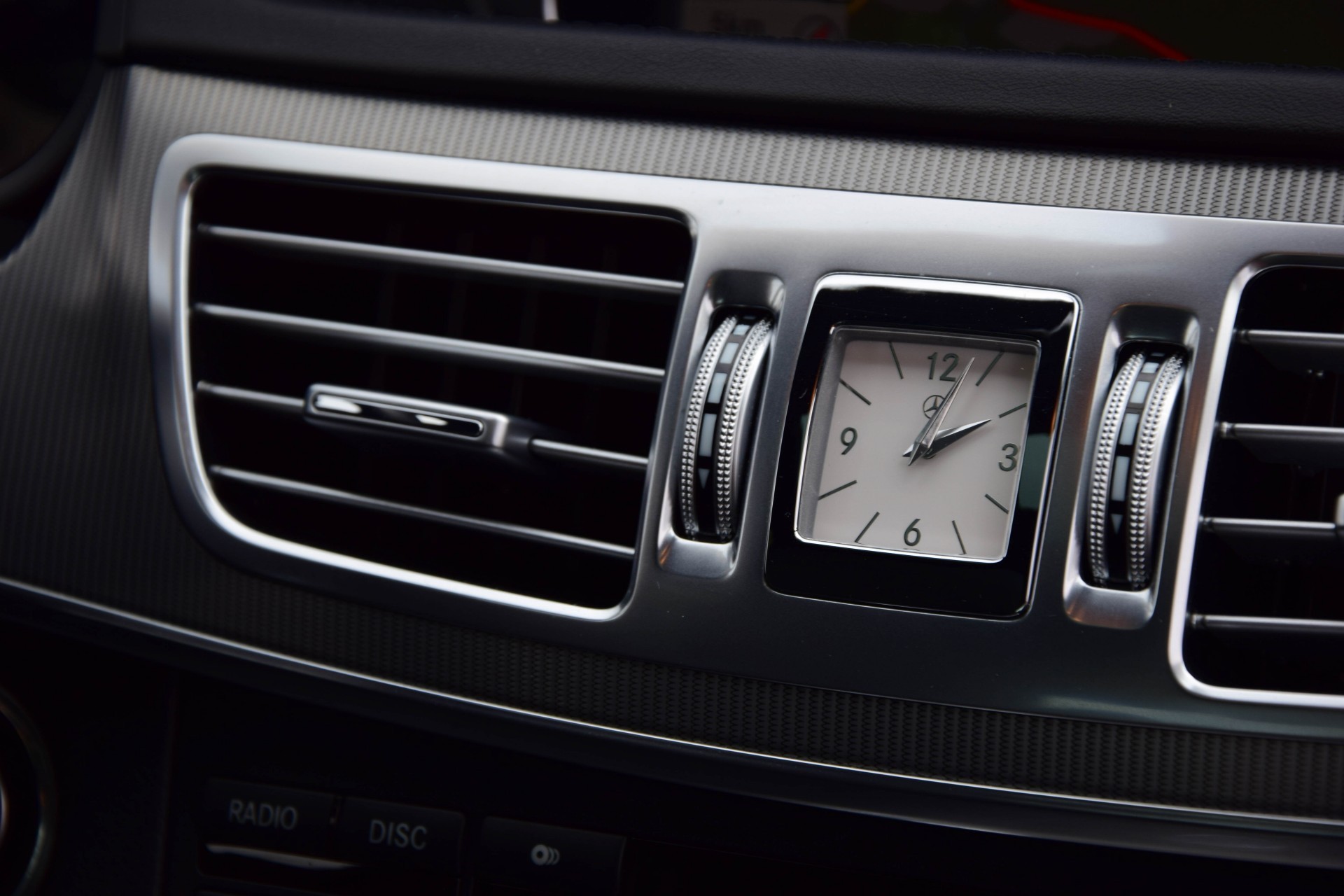 Mercedes-Benz E-Klasse 200 CGI Massage/Keyless/Dak/Com/Camera/ILS/Entertainment Aut7 Foto 9