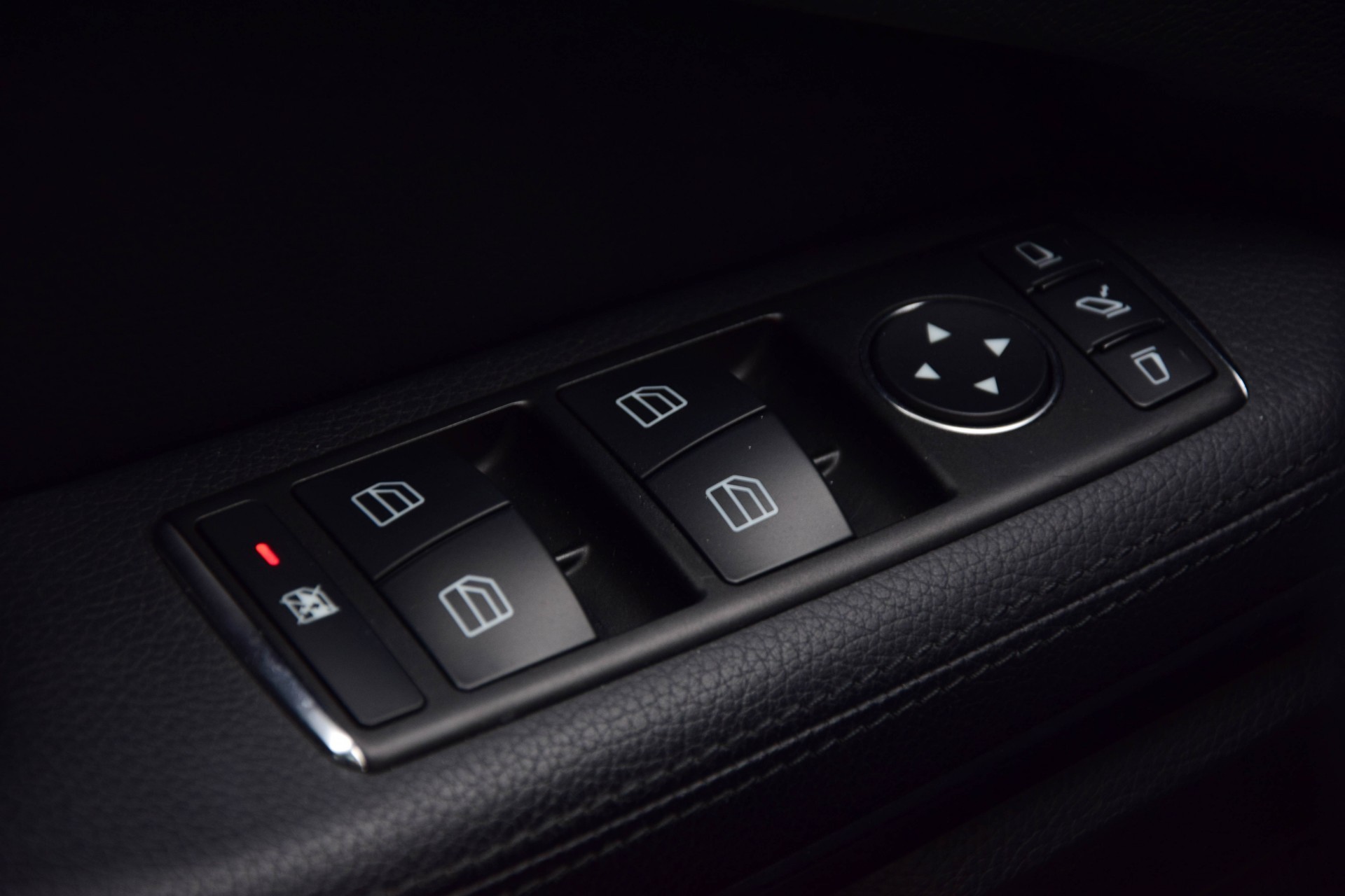 Mercedes-Benz E-Klasse 350 Bluetec AMG Distronic/Schuifdak/Luchtvering/Mem/360/Sound/TV Aut7 Foto 13