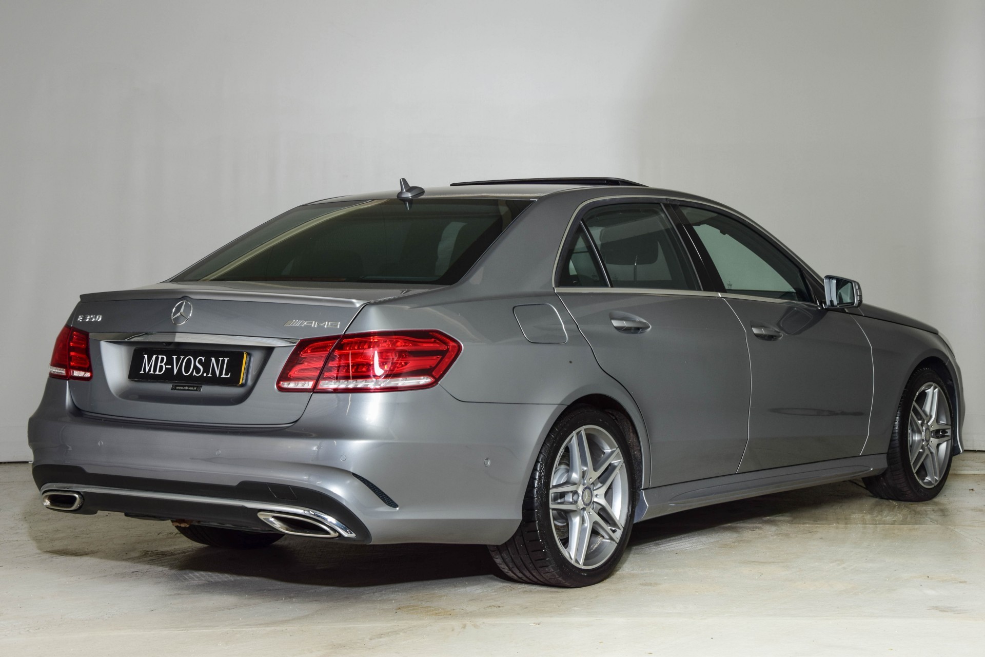 Mercedes-Benz E-Klasse 350 Bluetec AMG Distronic/Schuifdak/Luchtvering/Mem/360/Sound/TV Aut7 Foto 2