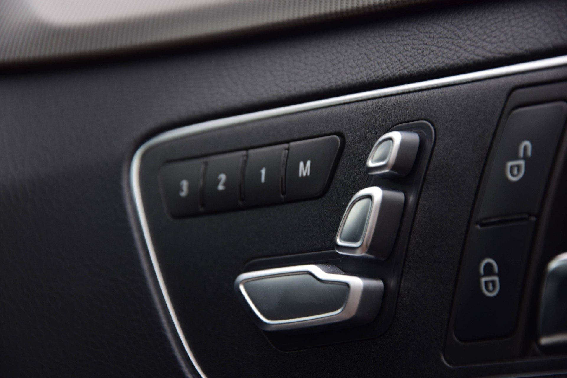 Mercedes-Benz E-Klasse 350 Bluetec AMG Distronic/Schuifdak/Luchtvering/Mem/360/Sound/TV Aut7 Foto 8