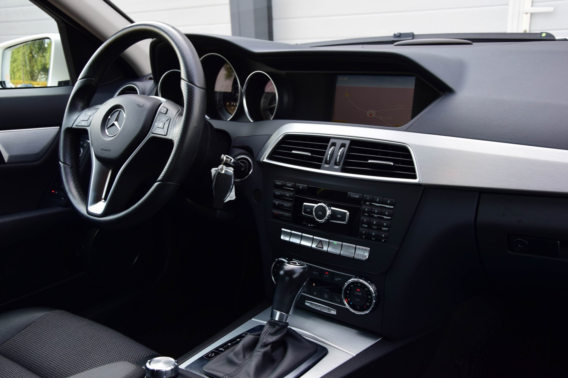 Mercedes-Benz C-Klasse 180 Avantgarde Com/LED/Camera/Spoortpkkt/Verw-stln/18" Aut7 Foto 5