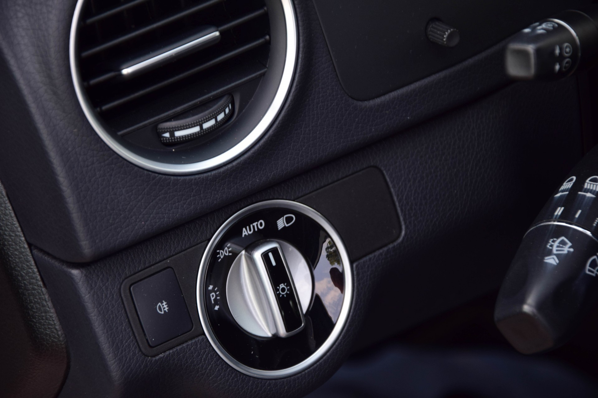 Mercedes-Benz C-Klasse 180 Avantgarde Com/LED/Camera/Spoortpkkt/Verw-stln/18" Aut7 Foto 9