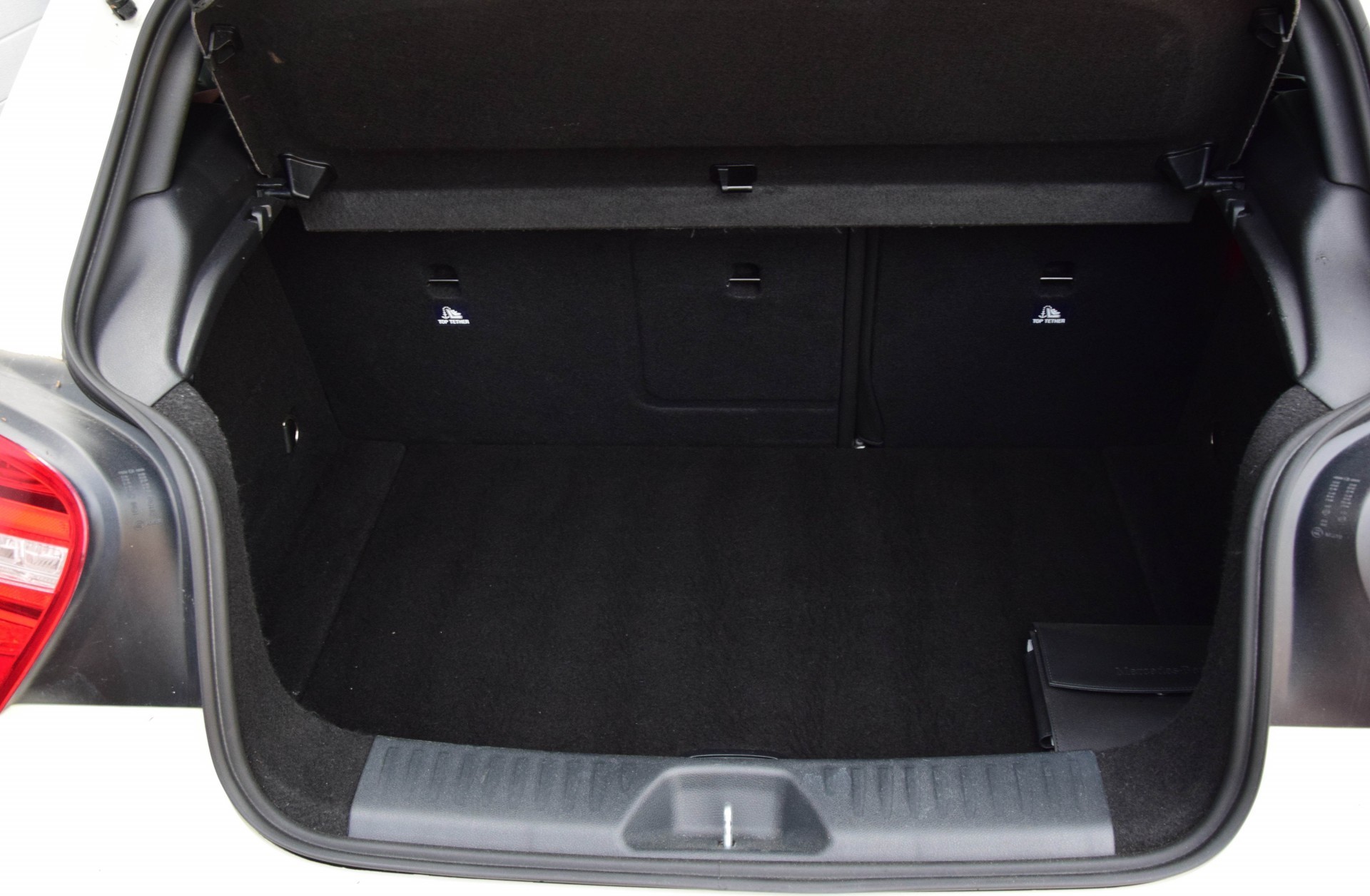 Mercedes-Benz A-Klasse 250 SPORT AMG 1ste eigenaar/Nav/Mem/Xenon/18" Aut7 Foto 13