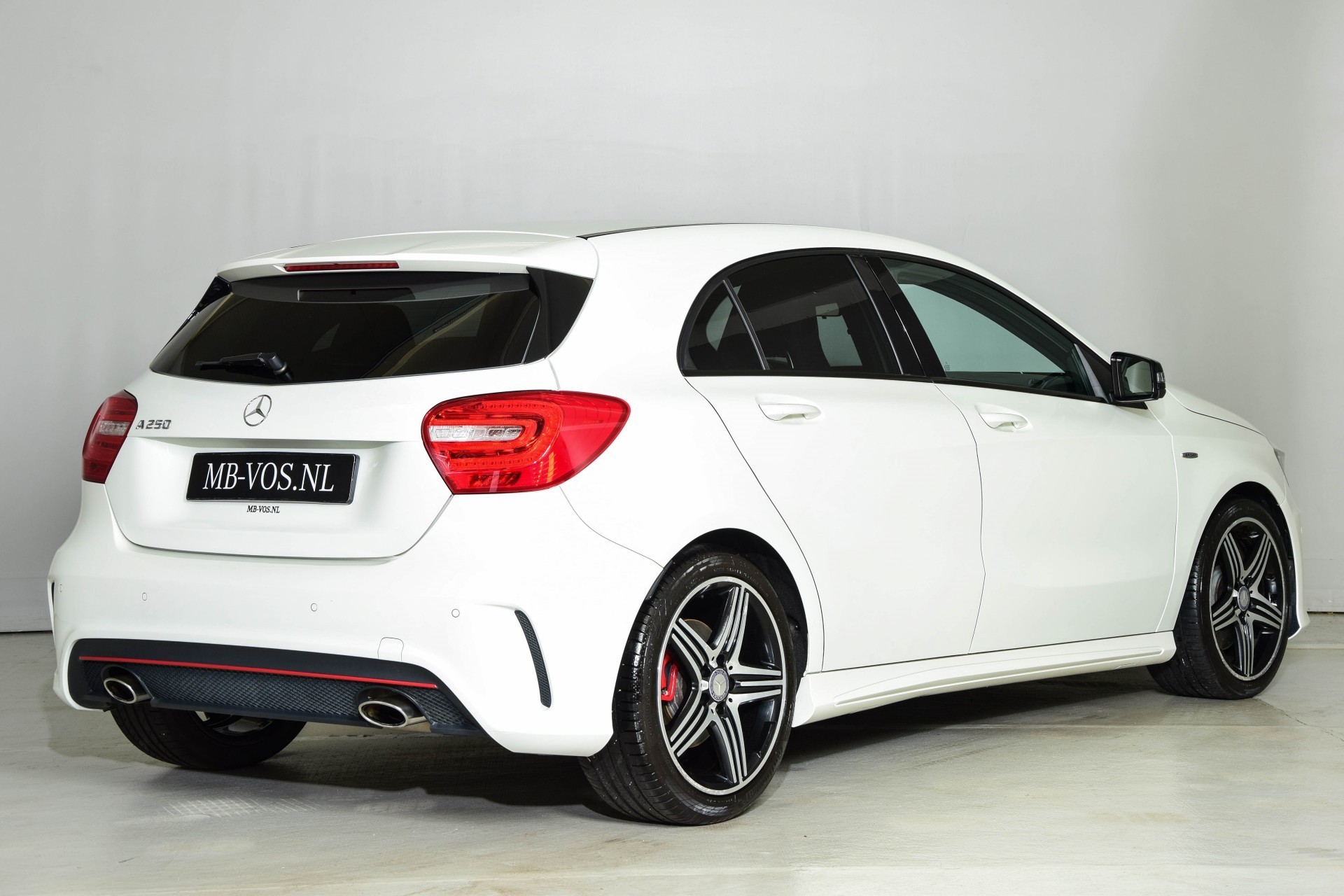 Mercedes-Benz A-Klasse 250 SPORT AMG 1ste eigenaar/Nav/Mem/Xenon/18" Aut7 Foto 2