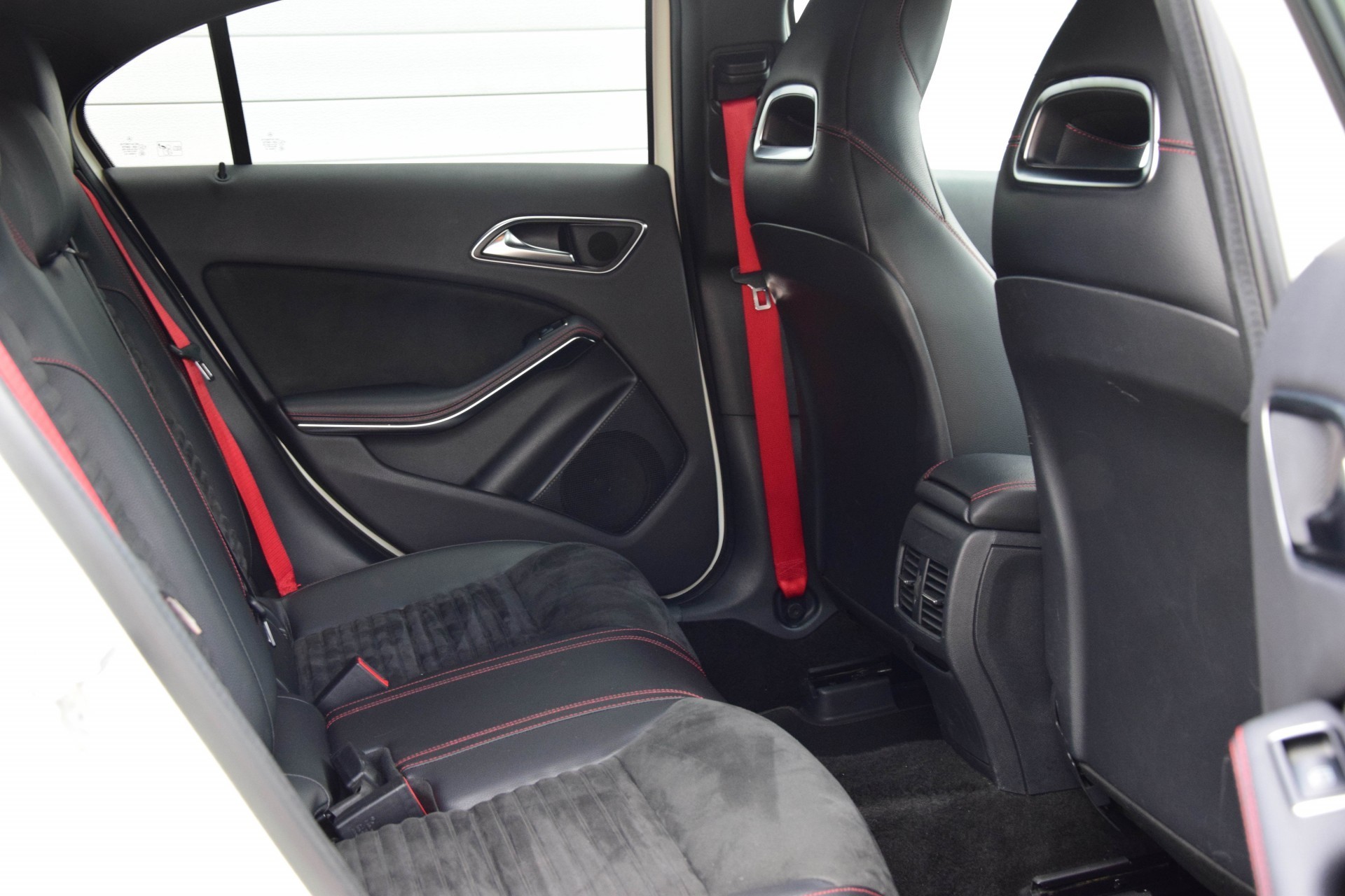 Mercedes-Benz A-Klasse 250 SPORT AMG 1ste eigenaar/Nav/Mem/Xenon/18" Aut7 Foto 4