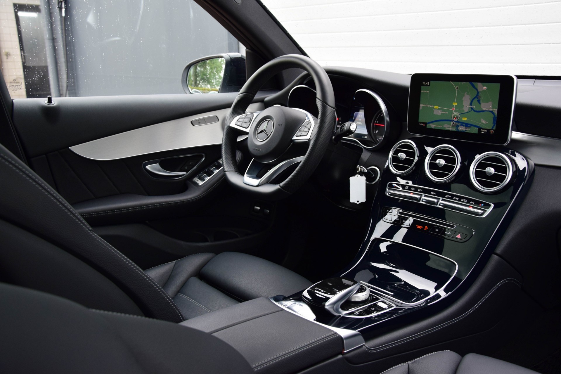 Mercedes-Benz GLC-Klasse 220d 4MATIC AMG Night Distronic/Panorama/Luchtvering/HUD/Burmester Aut9 Foto 6