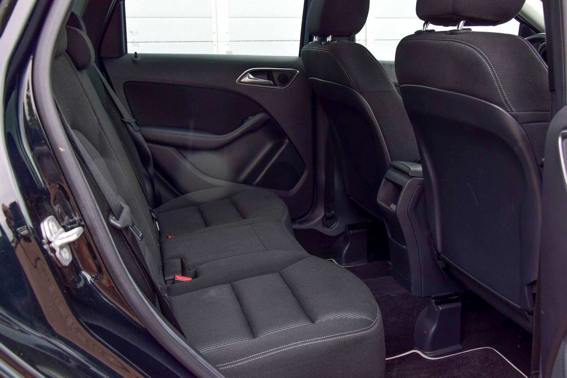 Mercedes-Benz B-Klasse 180 Nav/Bi-Xenon/LED/PTS/CC Foto 4