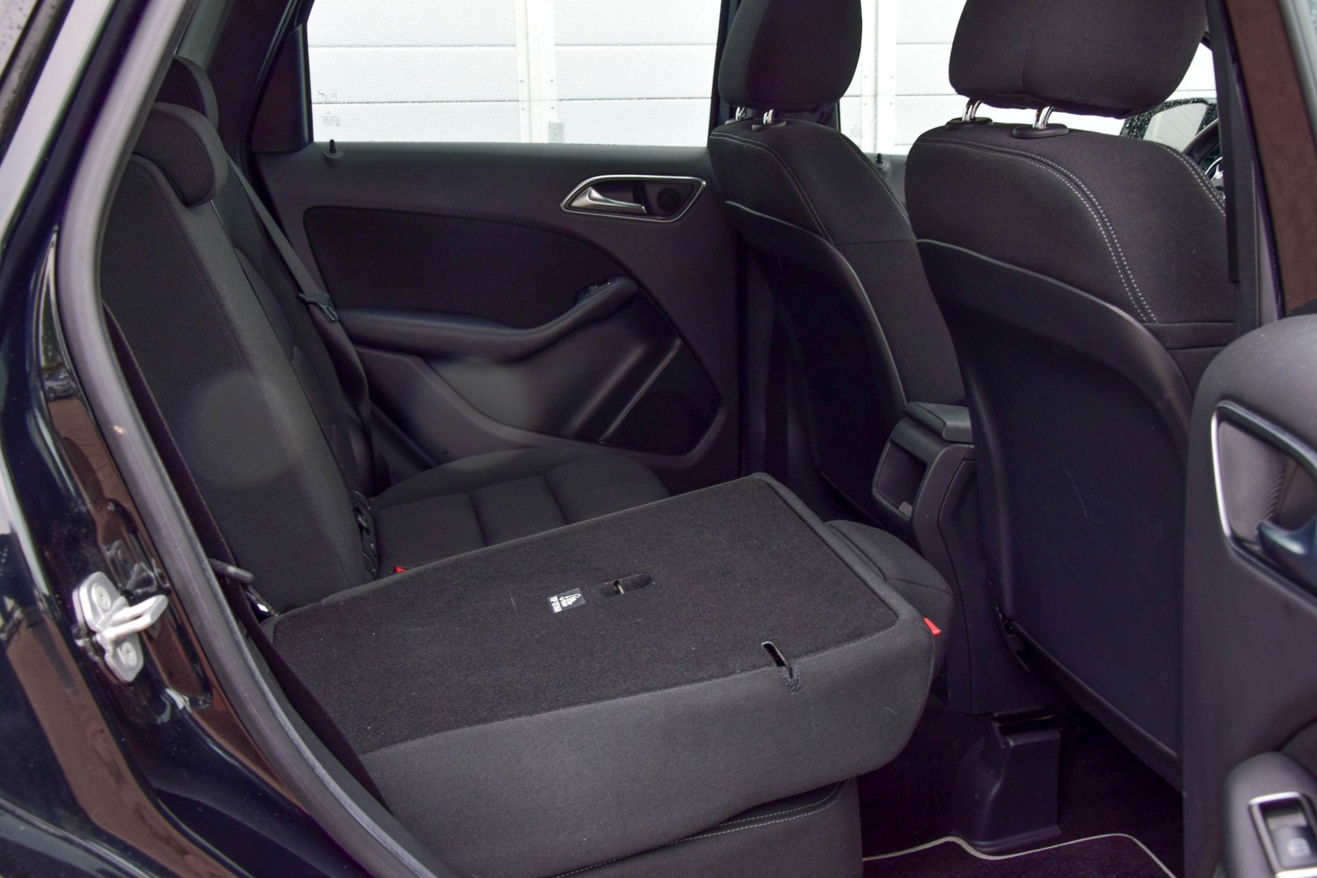 Mercedes-Benz B-Klasse 180 Nav/Bi-Xenon/LED/PTS/CC Foto 5