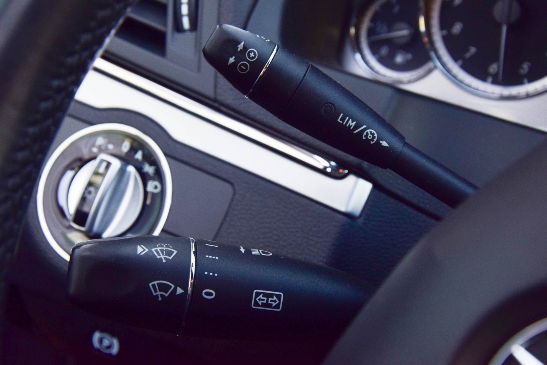 Mercedes-Benz E-Klasse Coupé 350 CGI AMG Com/ILS/Multi/18"/Standkachel Aut7 Foto 10