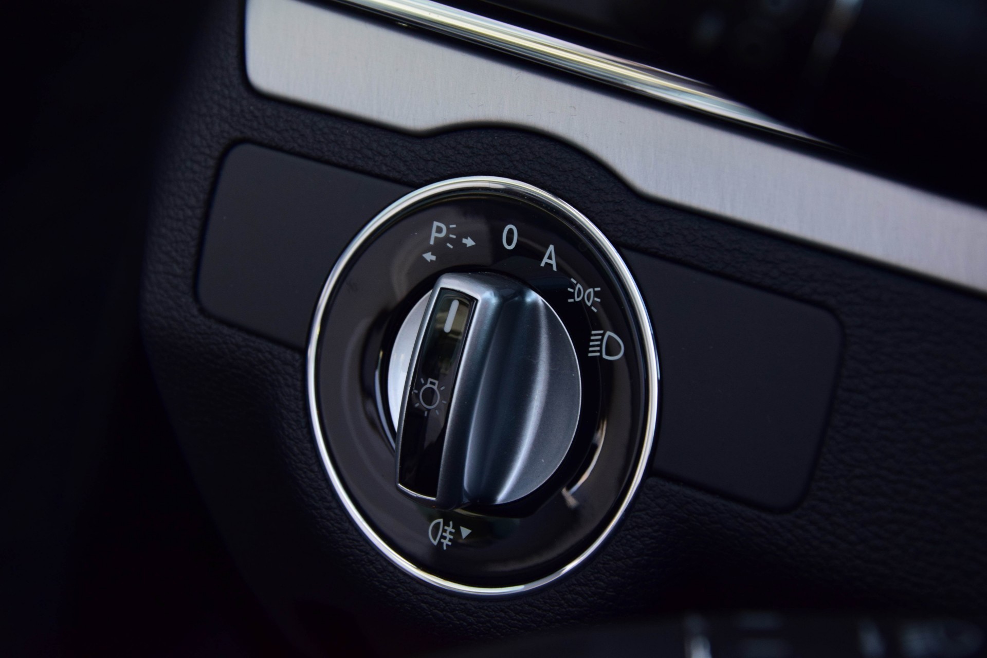 Mercedes-Benz E-Klasse Coupé 350 CGI AMG Com/ILS/Multi/18"/Standkachel Aut7 Foto 11