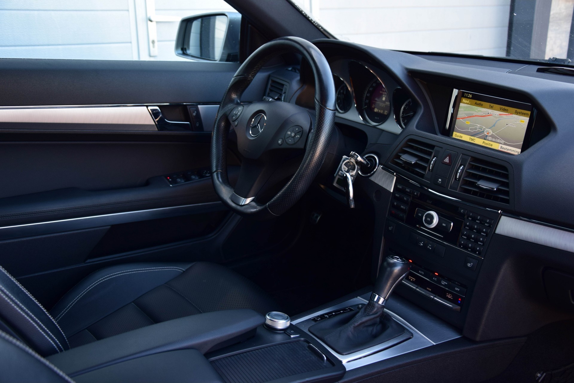 Mercedes-Benz E-Klasse Coupé 350 CGI AMG Com/ILS/Multi/18"/Standkachel Aut7 Foto 5