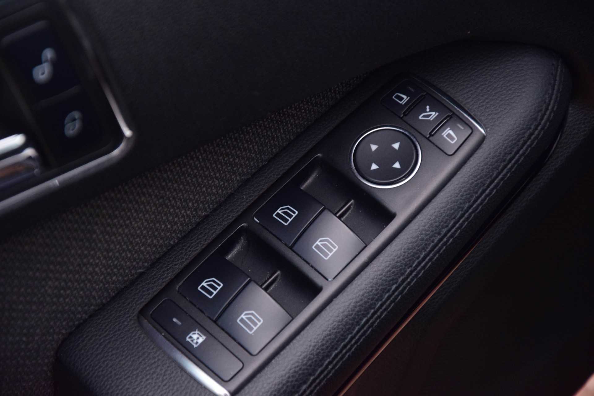 Mercedes-Benz E-Klasse 220 CDI Avantgarde Nav/Afn-trk/Verw-stln/ILS Aut5 Foto 13