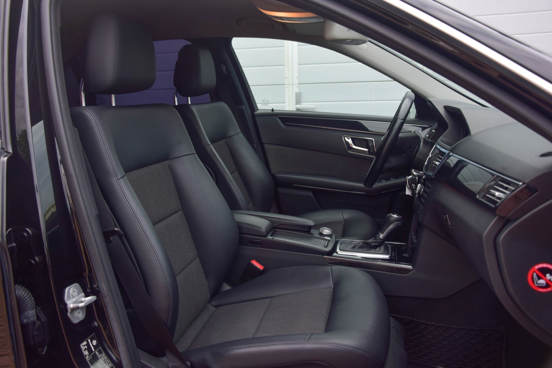 Mercedes-Benz E-Klasse 220 CDI Avantgarde Nav/Afn-trk/Verw-stln/ILS Aut5 Foto 3