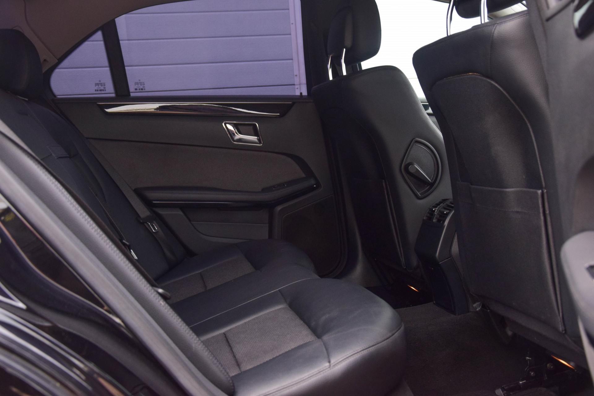 Mercedes-Benz E-Klasse 220 CDI Avantgarde Nav/Afn-trk/Verw-stln/ILS Aut5 Foto 4