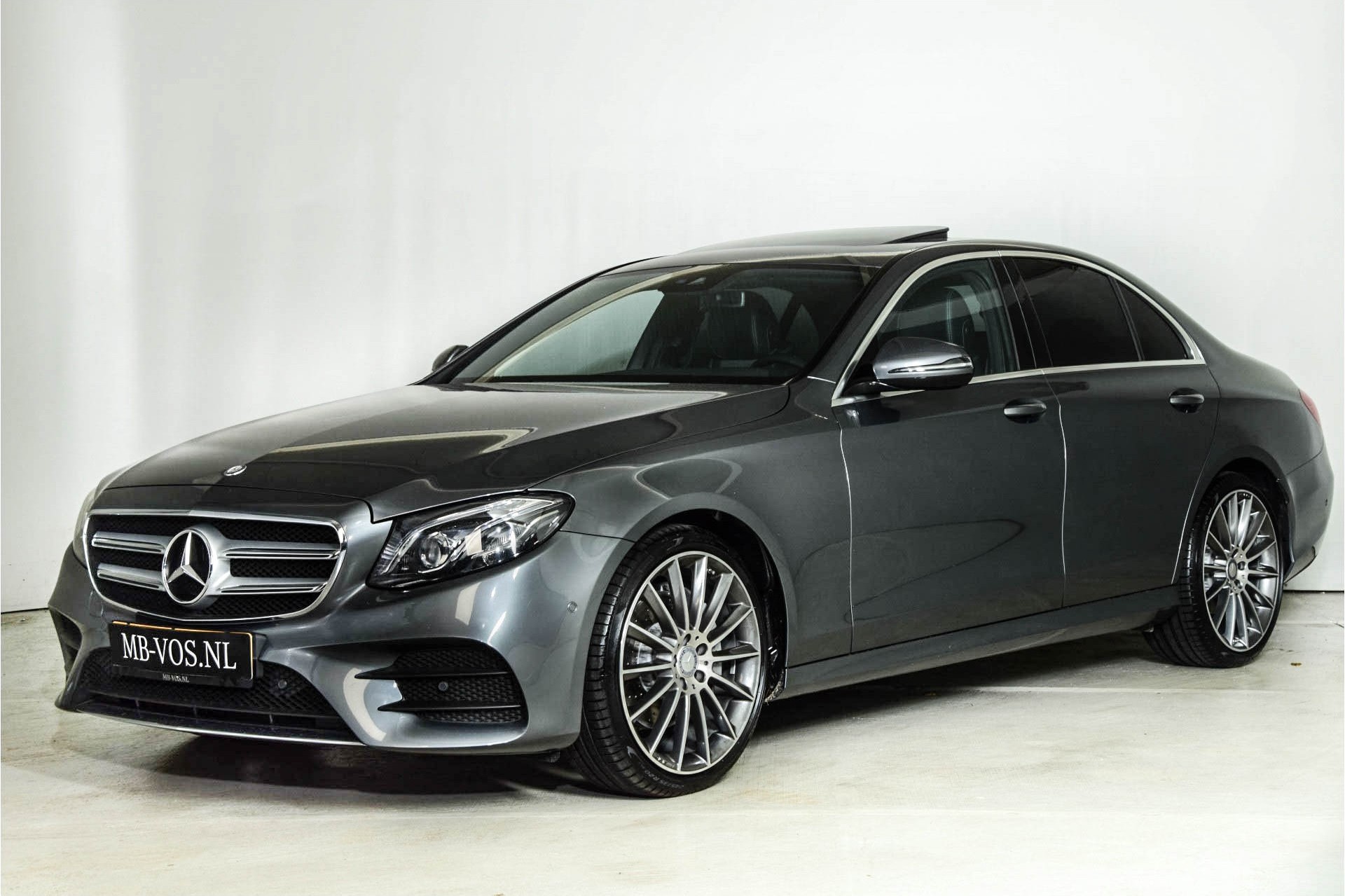 Mercedes-Benz E-Klasse 220 d AMG Burmester/Dak/Com/Multibeam Aut9 Foto 1