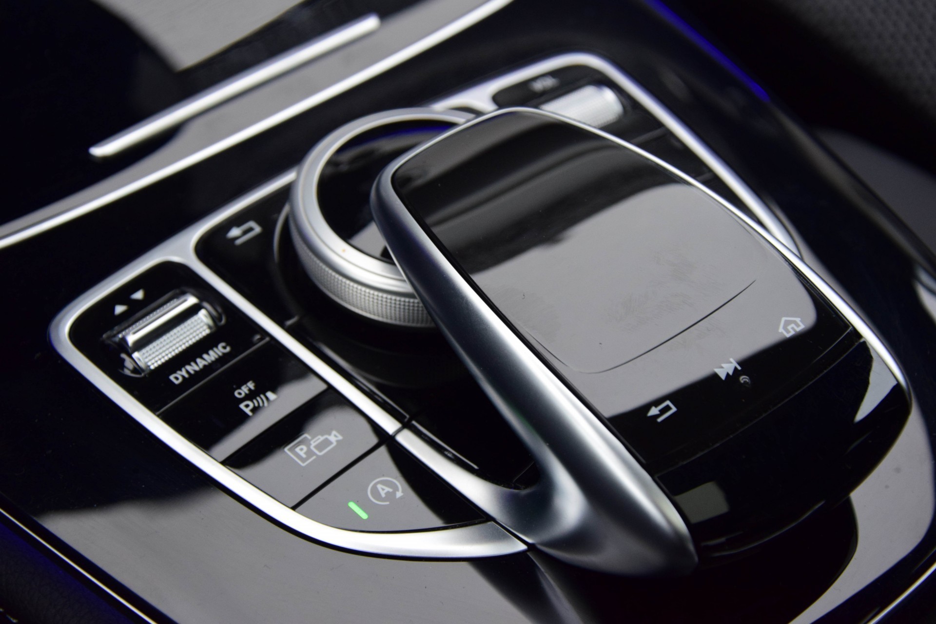 Mercedes-Benz E-Klasse 220 d AMG Burmester/Dak/Com/Multibeam Aut9 Foto 10