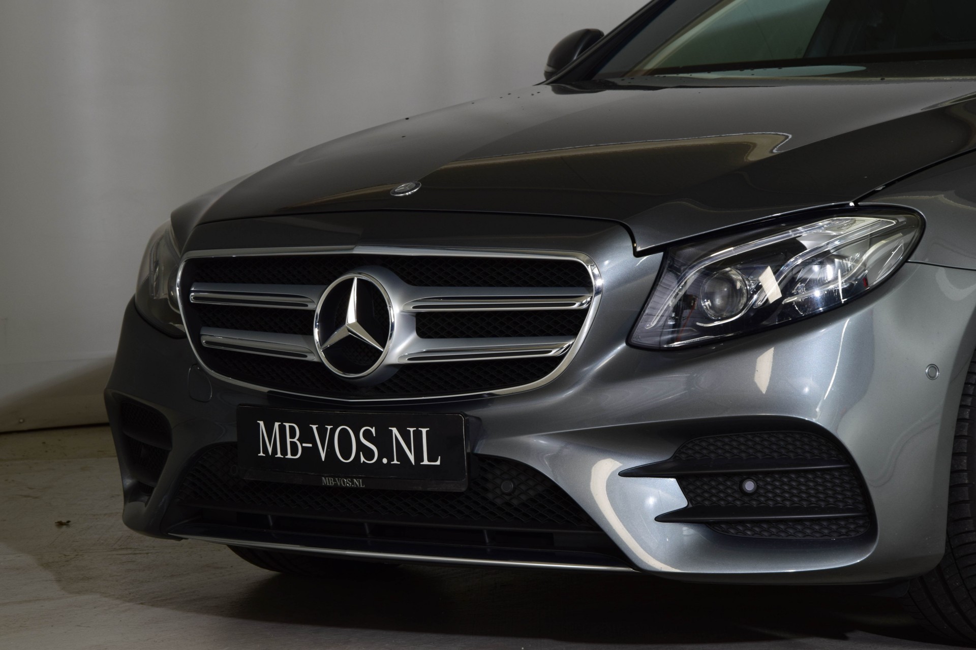 Mercedes-Benz E-Klasse 220 d AMG Burmester/Dak/Com/Multibeam Aut9 Foto 17