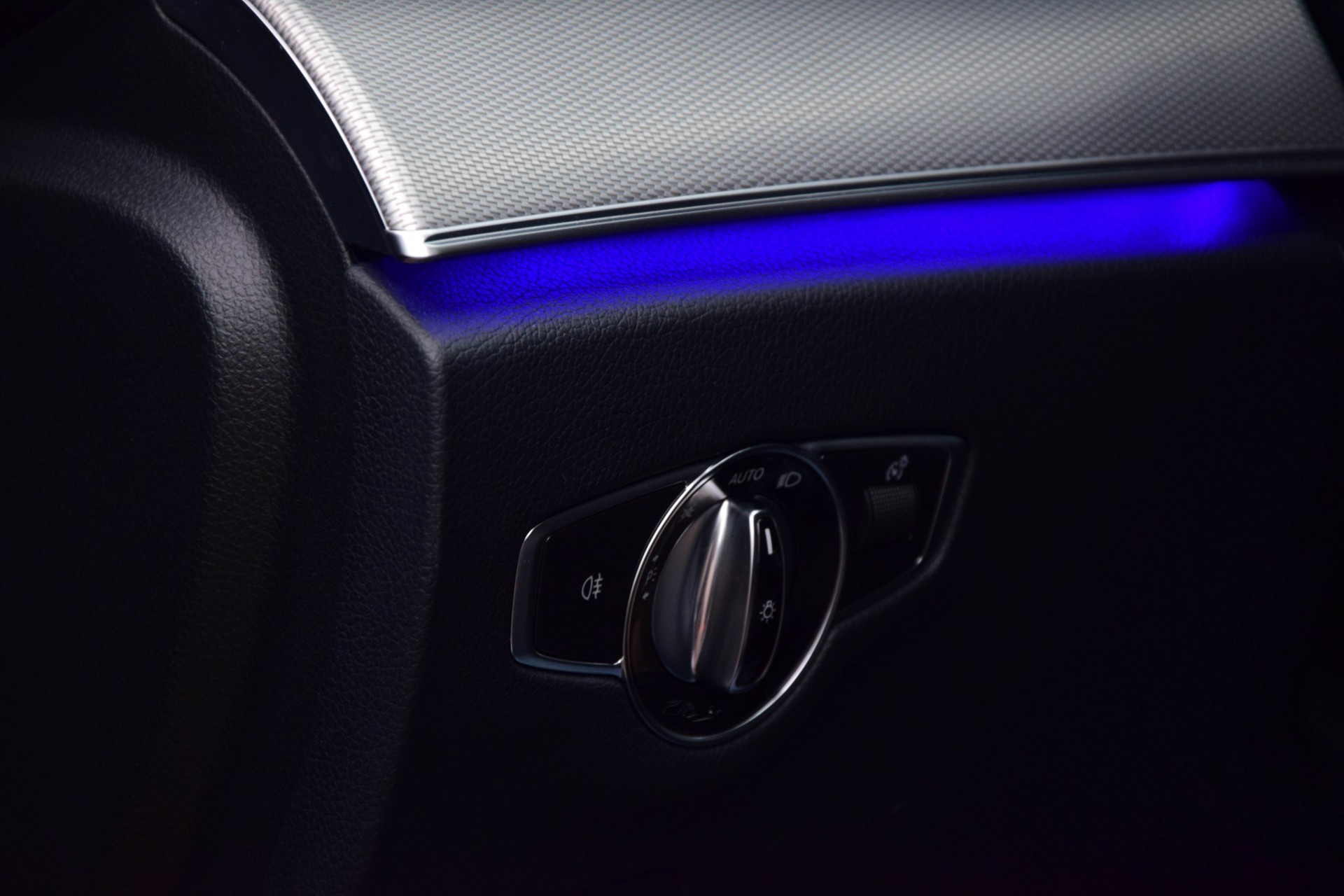 Mercedes-Benz E-Klasse 220 d AMG Burmester/Dak/Com/Multibeam Aut9 Foto 9