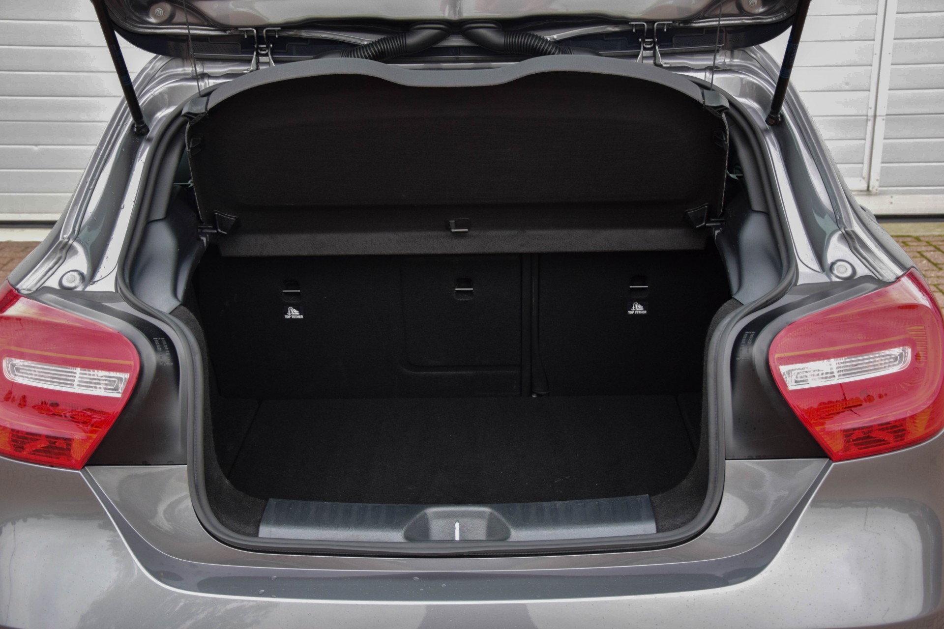 Mercedes-Benz A-Klasse 180 Urban Navi/Pts/st-verw Aut7 Foto 14