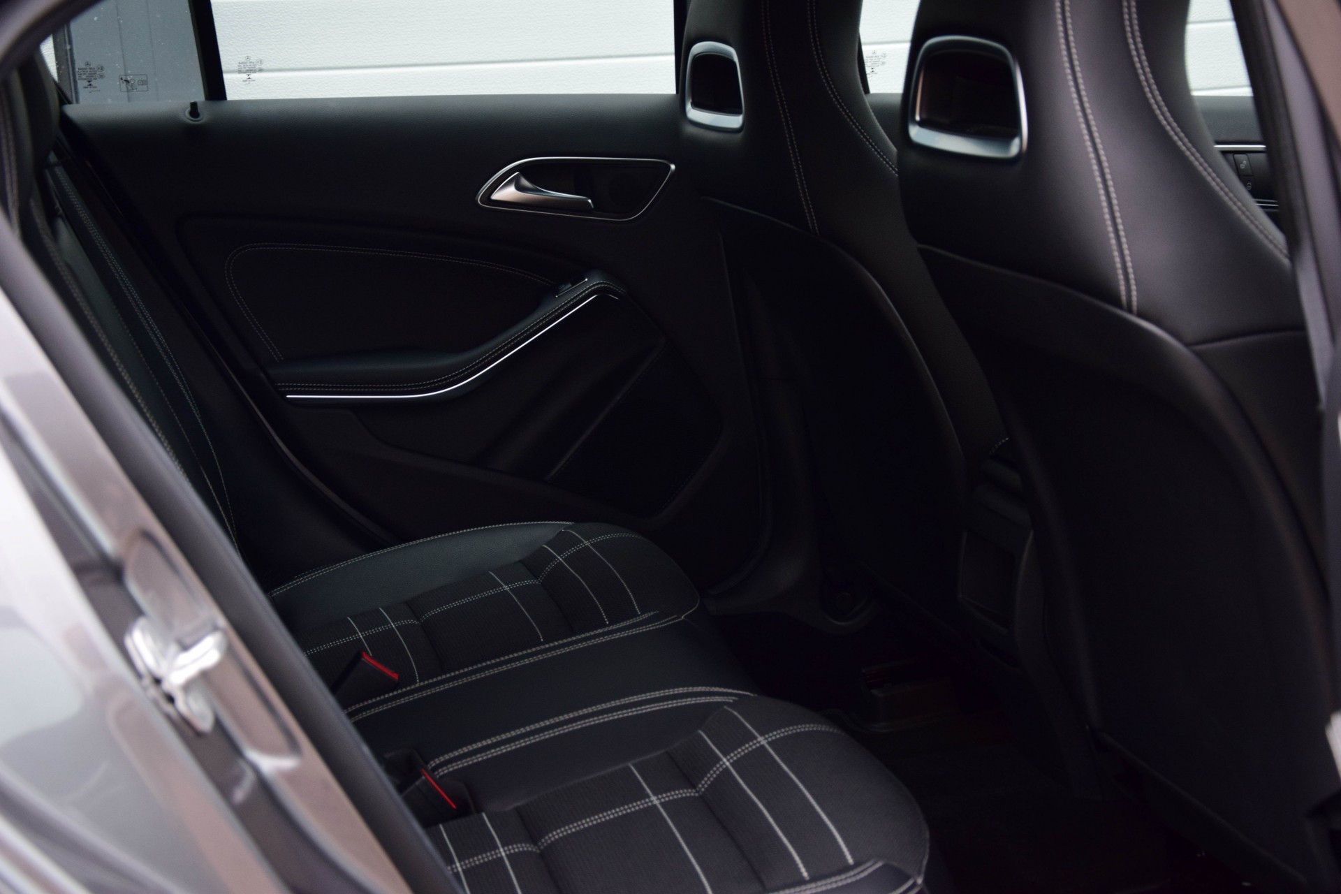 Mercedes-Benz A-Klasse 180 Urban Navi/Pts/st-verw Aut7 Foto 4