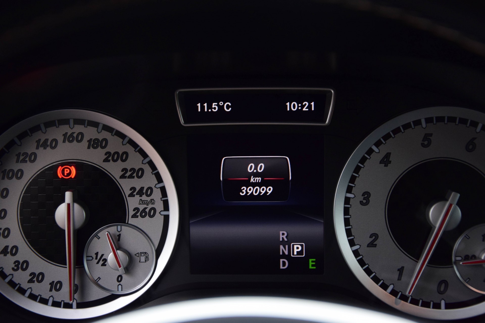 Mercedes-Benz A-Klasse 180 Urban Navi/Pts/st-verw Aut7 Foto 7