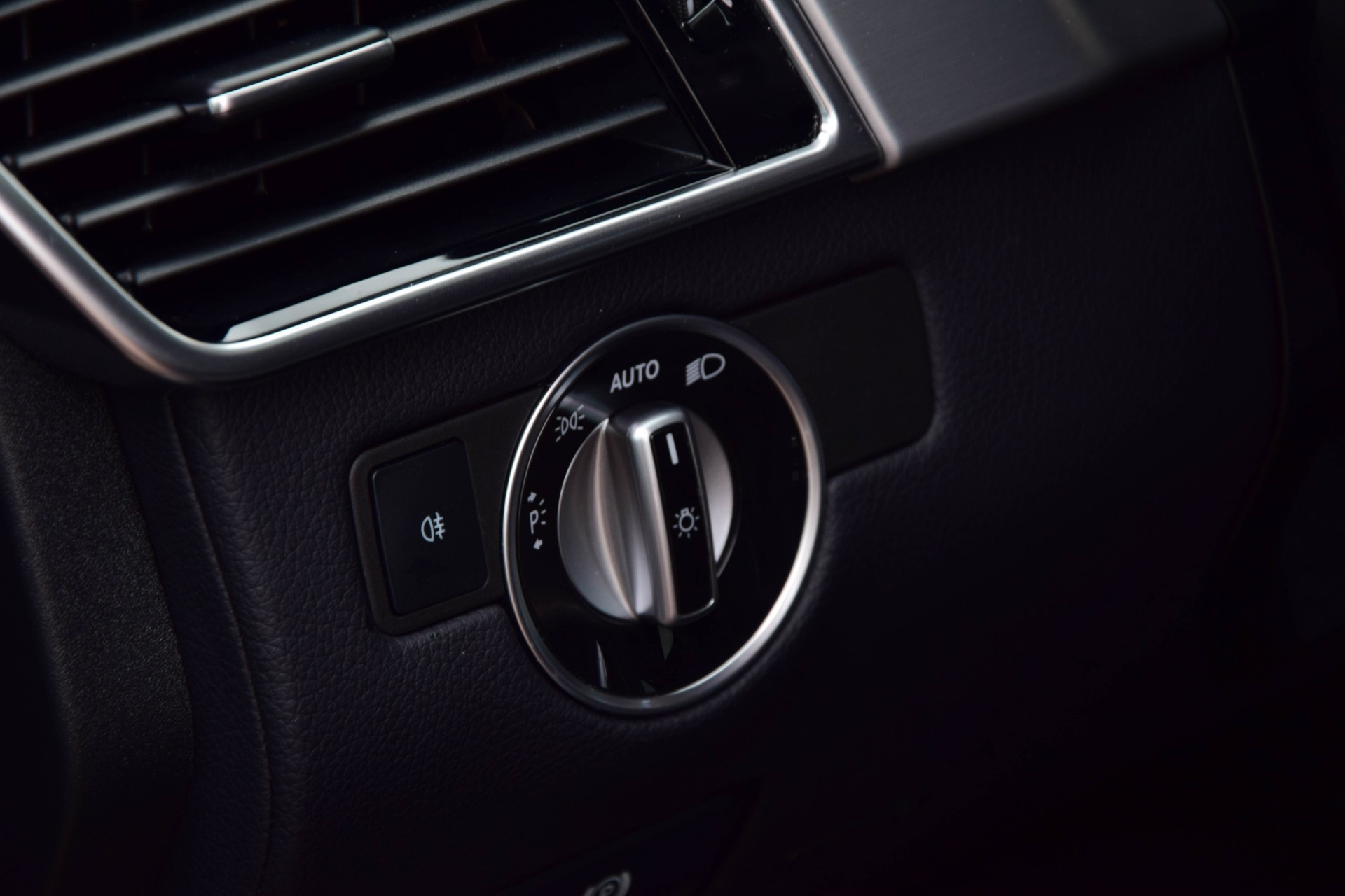 Mercedes-Benz GLE-Klasse 350 d 4MATIC AMG Distronic/Dak/Harman Kardon/ILS/Standkachel/Mem Aut9 Foto 8